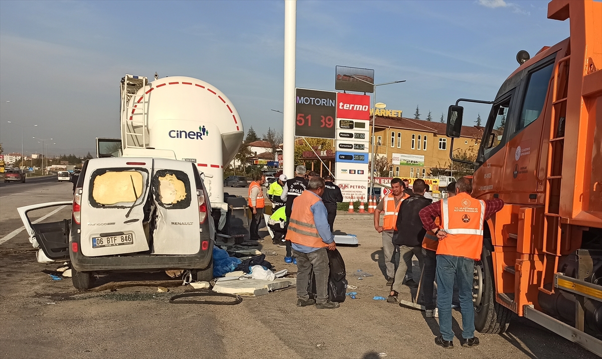 Ankara'daki Feci Trafik Kazasında Aynı Aileden Üç Kişi Hayatını Kaybetti