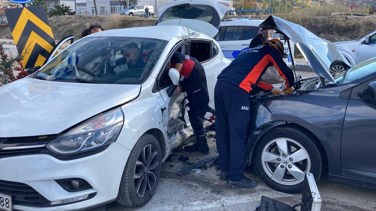 Karabük'teki Feci Kazada 7 Kişi Hastanelik Oldu