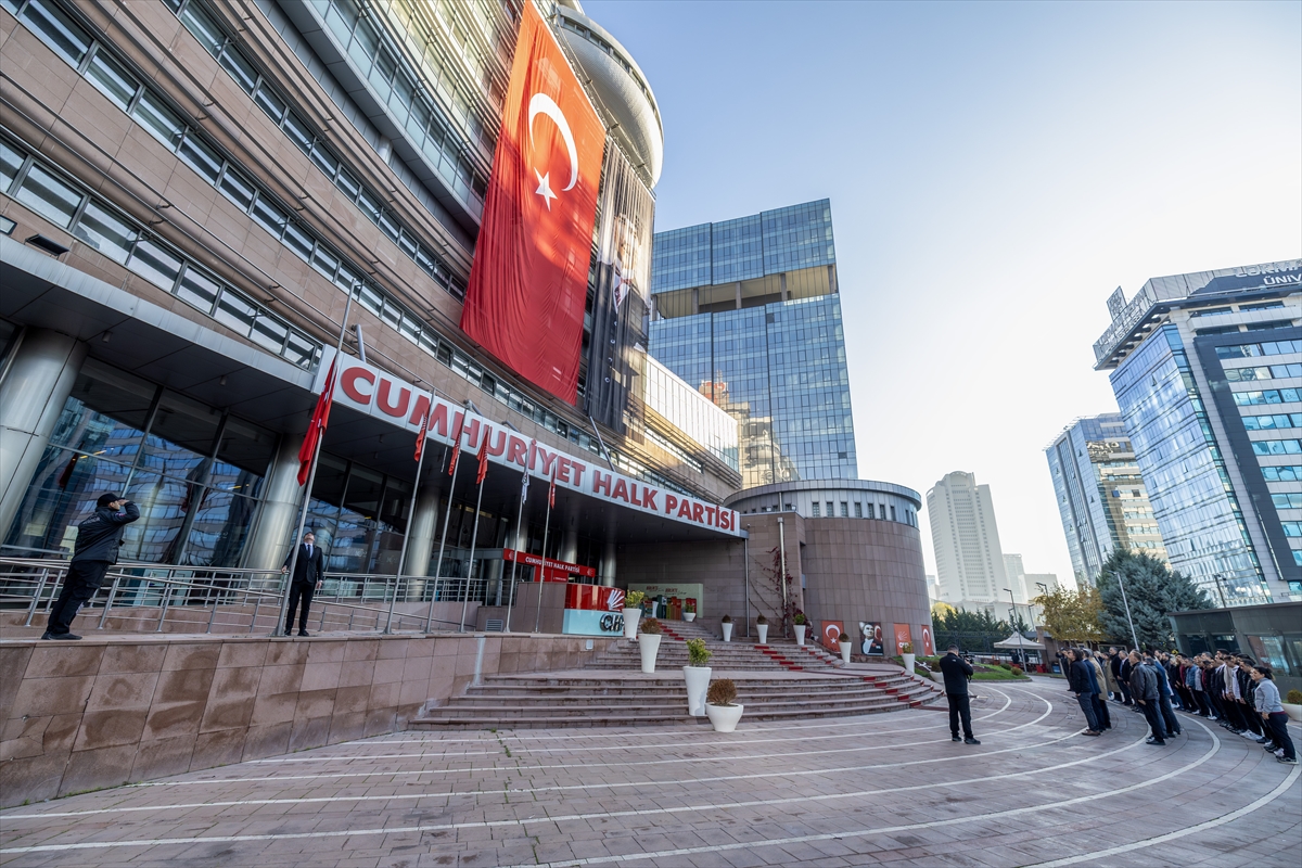 CHP'de Büyük Önder Atatürk İçin Duygu Dolu Anma Töreni