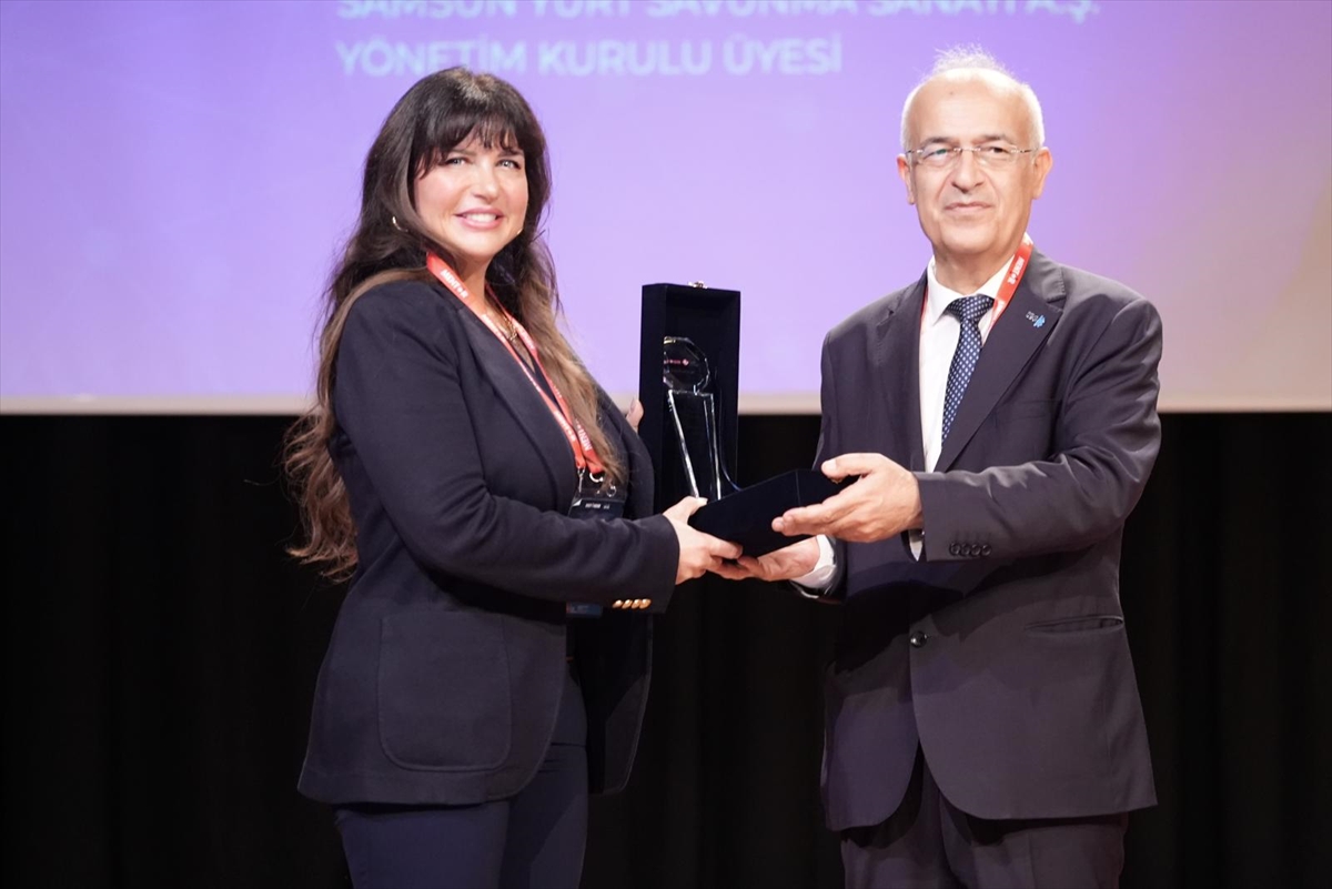 SYS Grup'un İhracat Stratejileri Dış Ticaret Zirvesi'nde Göz Doldurdu