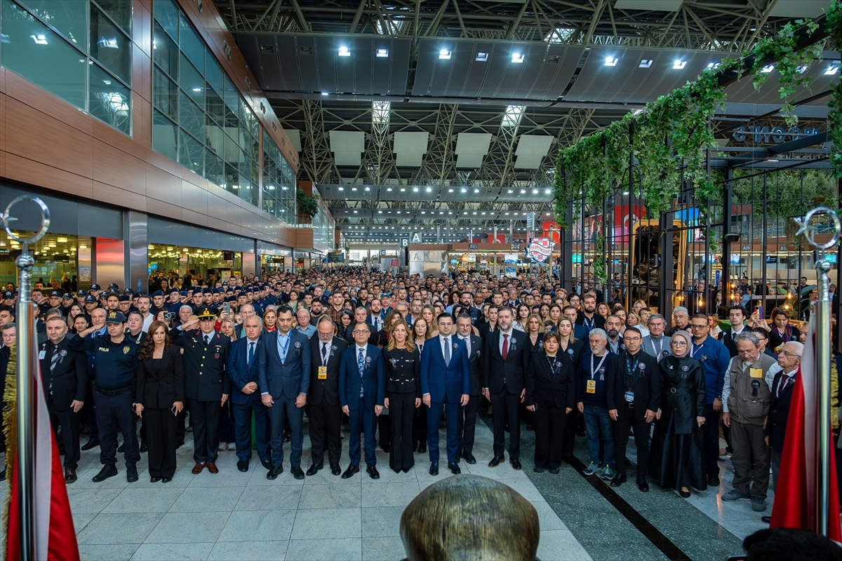 Atatürk'ü Anmak İçin İstanbul'da Duygu Dolu Anlar
