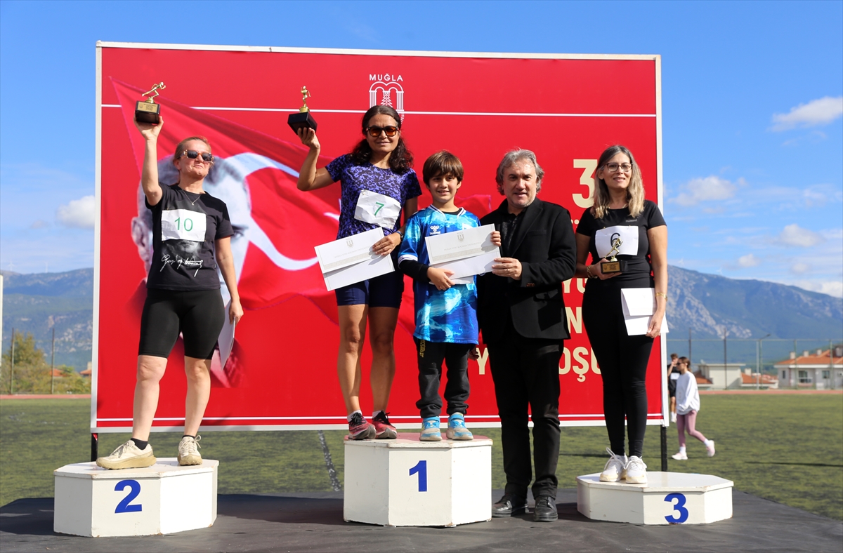 Muğla'da Atatürk Ruhuna Adanan Etkileyici Yol Koşusu
