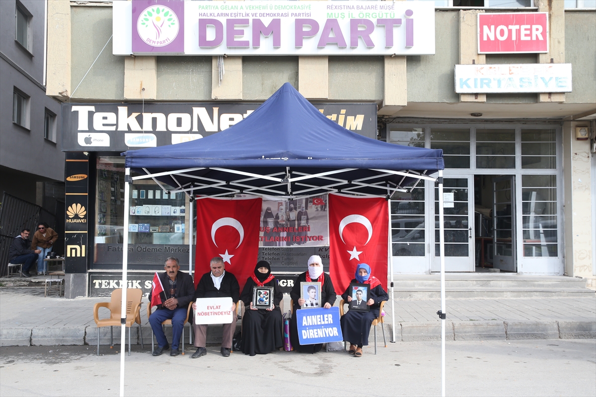Muş'ta Annelerin Evlat Özlemi Bitmek Bilmiyor
