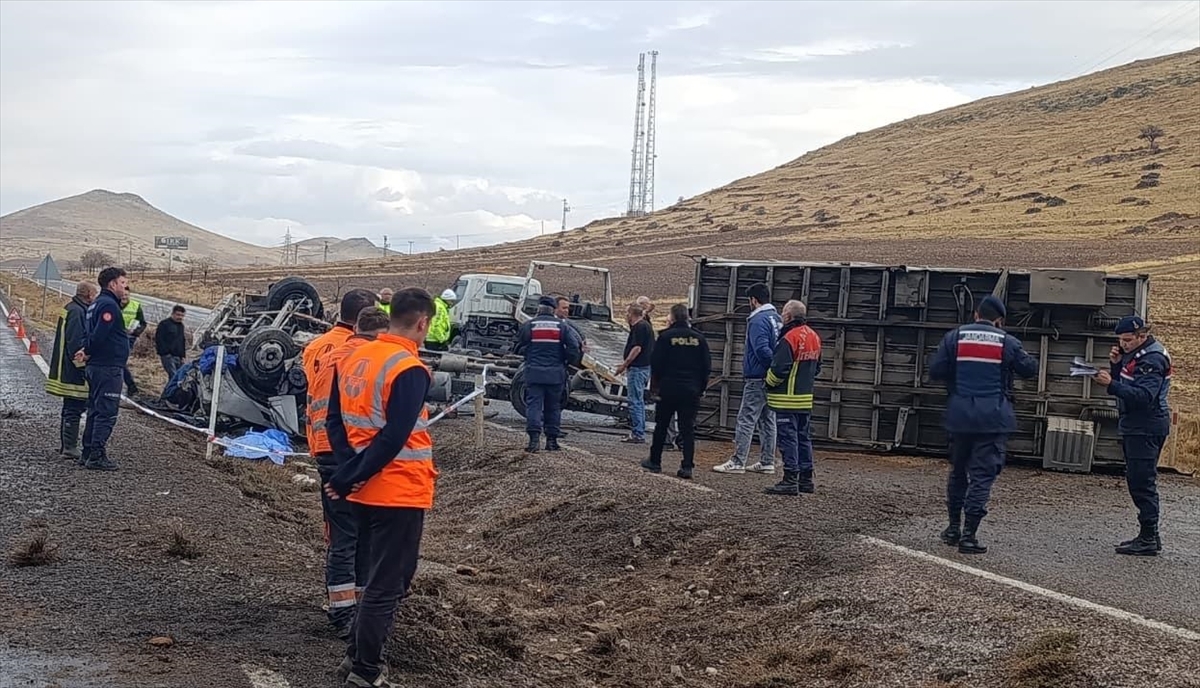 Kayseri'de Korkutan Tır Kazası: Bir Can Kaybı ve Yaralı