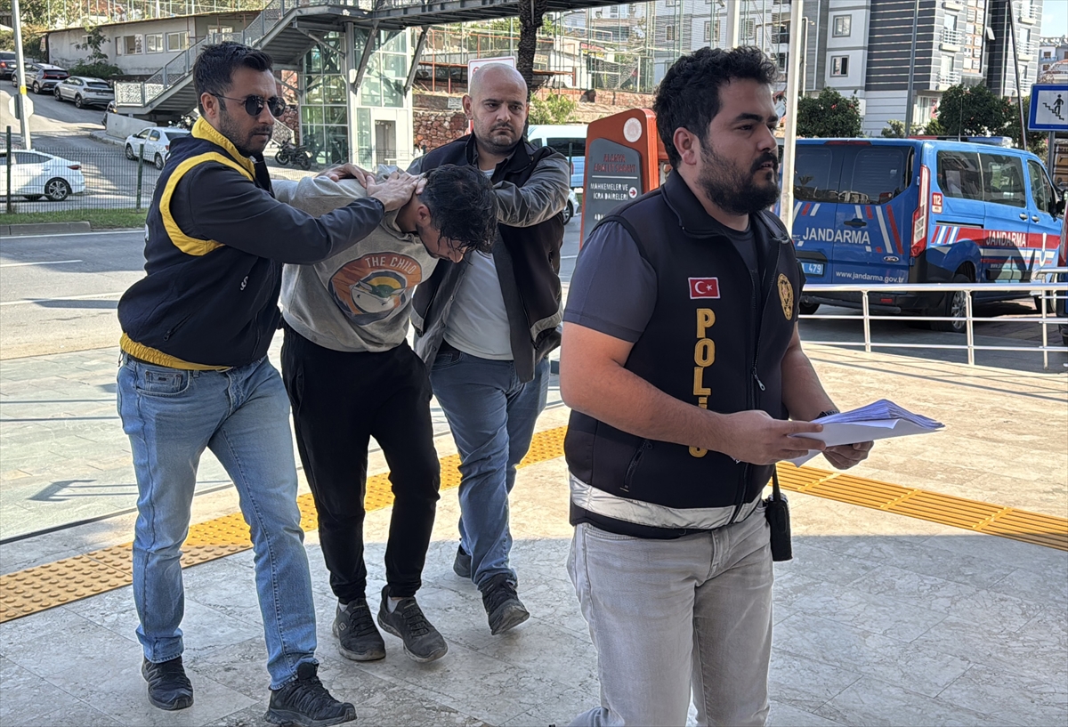 Antalya'da Sokak Ortasında Korkunç Saldırı Zanlısı Tutuklandı