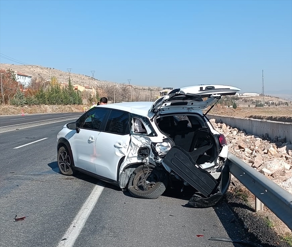 Çankırı'da Kaza Korkuttu: Ambulans ve Otomobil Çarpıştı