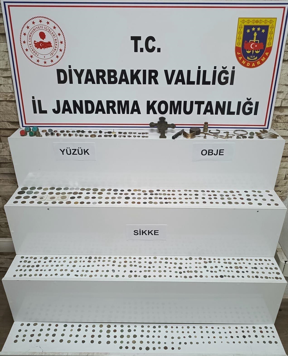 Diyarbakır'da Bizans dönemine ait nadir eserler ele geçirildi