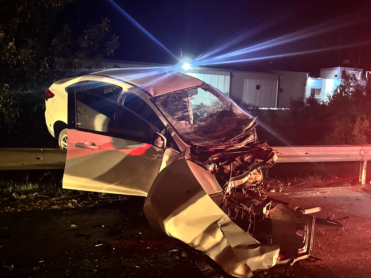 Osmaniye'de Feci Kaza: Otomobil ile Hafif Ticari Araç Çarpıştı