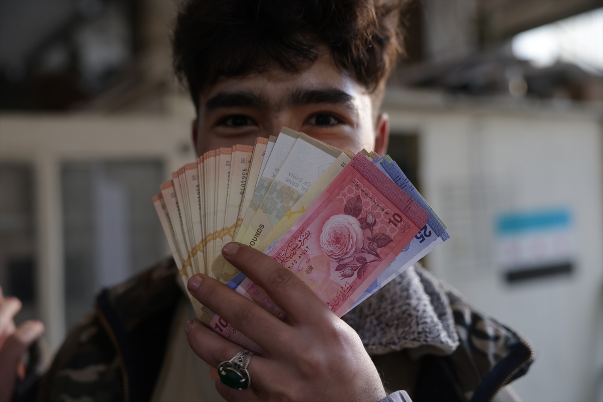 Yeni Suriye Lirası Piyasada: Taşıması Kolay, Kullanımı Pratik