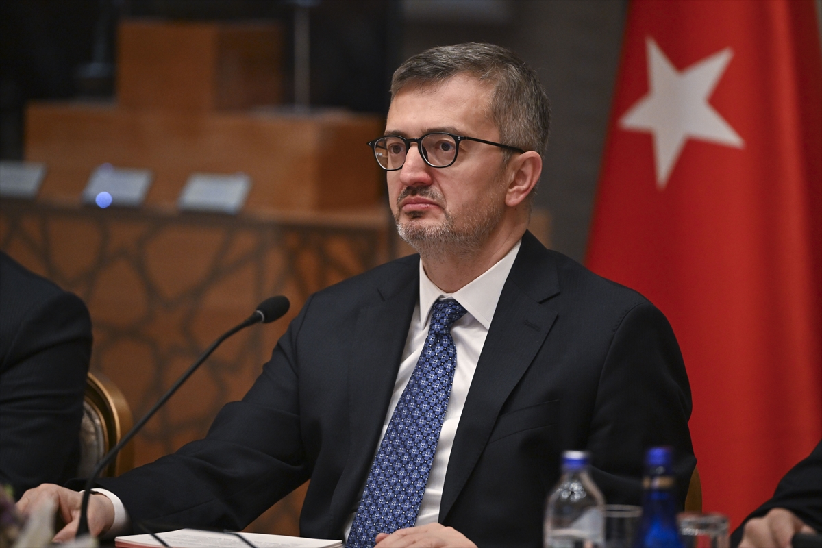 Burhanettin Duran: “Gözler Türkiye’nin atacağı adımlarda”