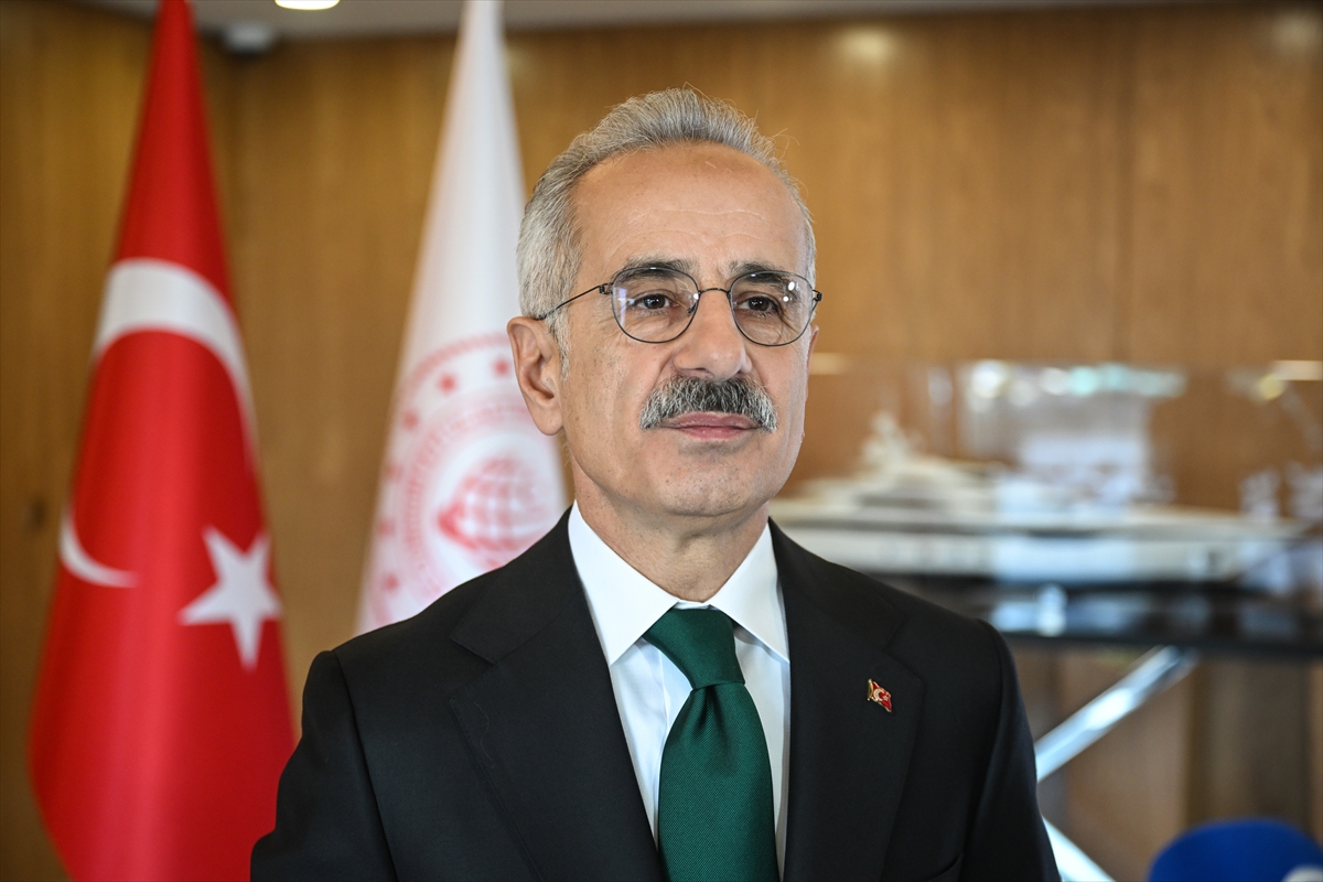 Ulaştırma ve Altyapı Bakanı Uraloğlu Hürmüz Boğazı'ndaki Türk gemileri hakkında konuştu