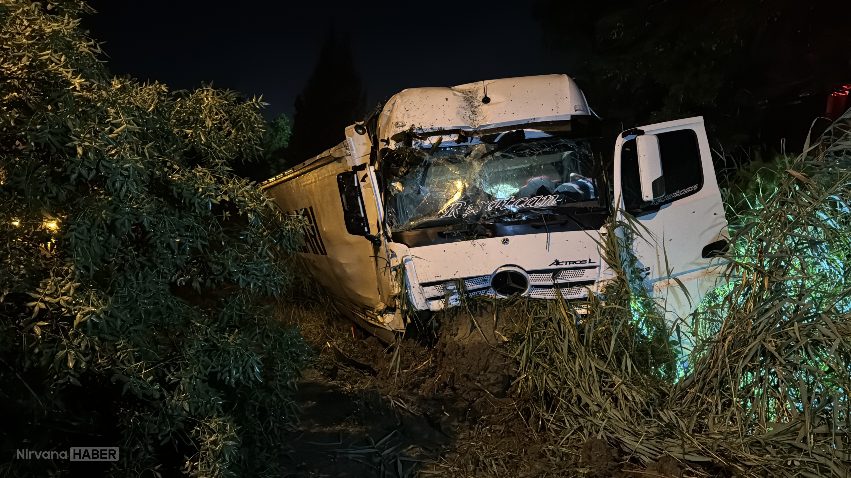 AA-20260705-41878026-41878022-ANADOLU_OTOYOLUNDA_TIRIN_ARIZALANAN_OTOMOBILE_CARPMASI_SONUCU_1_COCUK_OLDU_3_KISI_YARALANDI.jpg