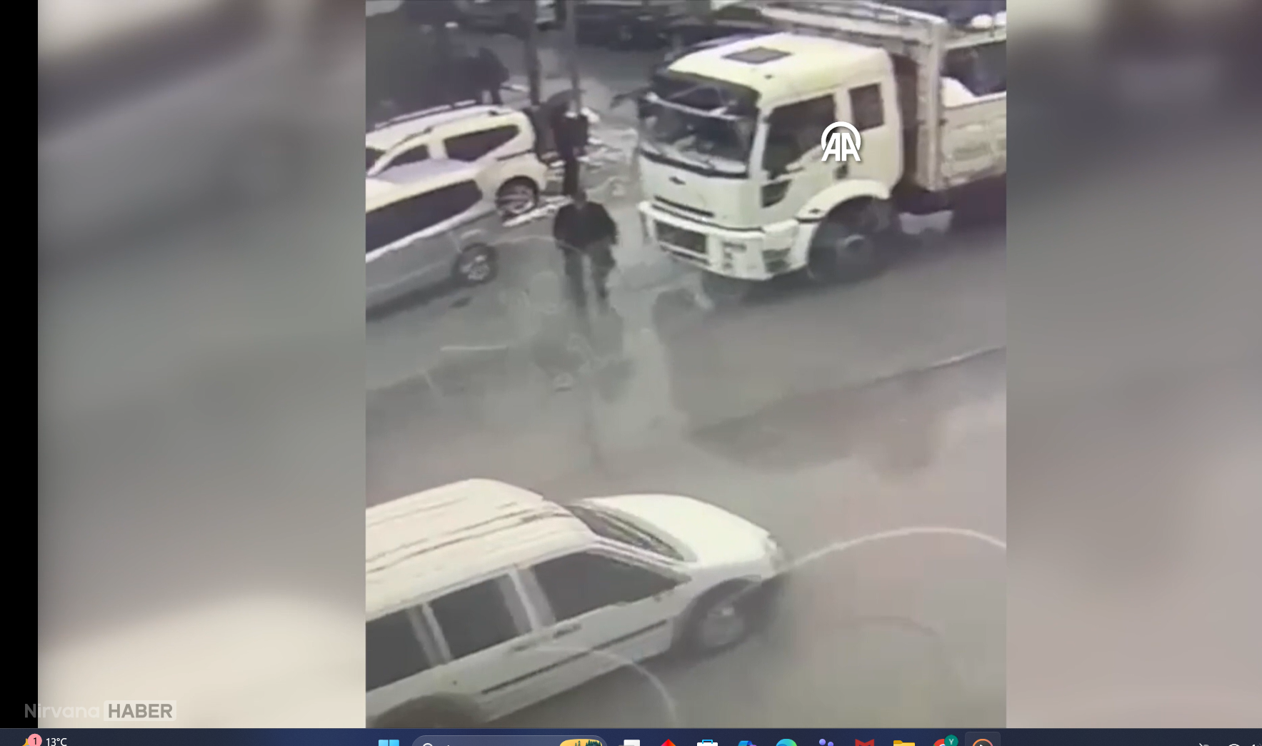Bitlis’te feci kaza: Kamyonun çarptığı yaya ağır yaralandı