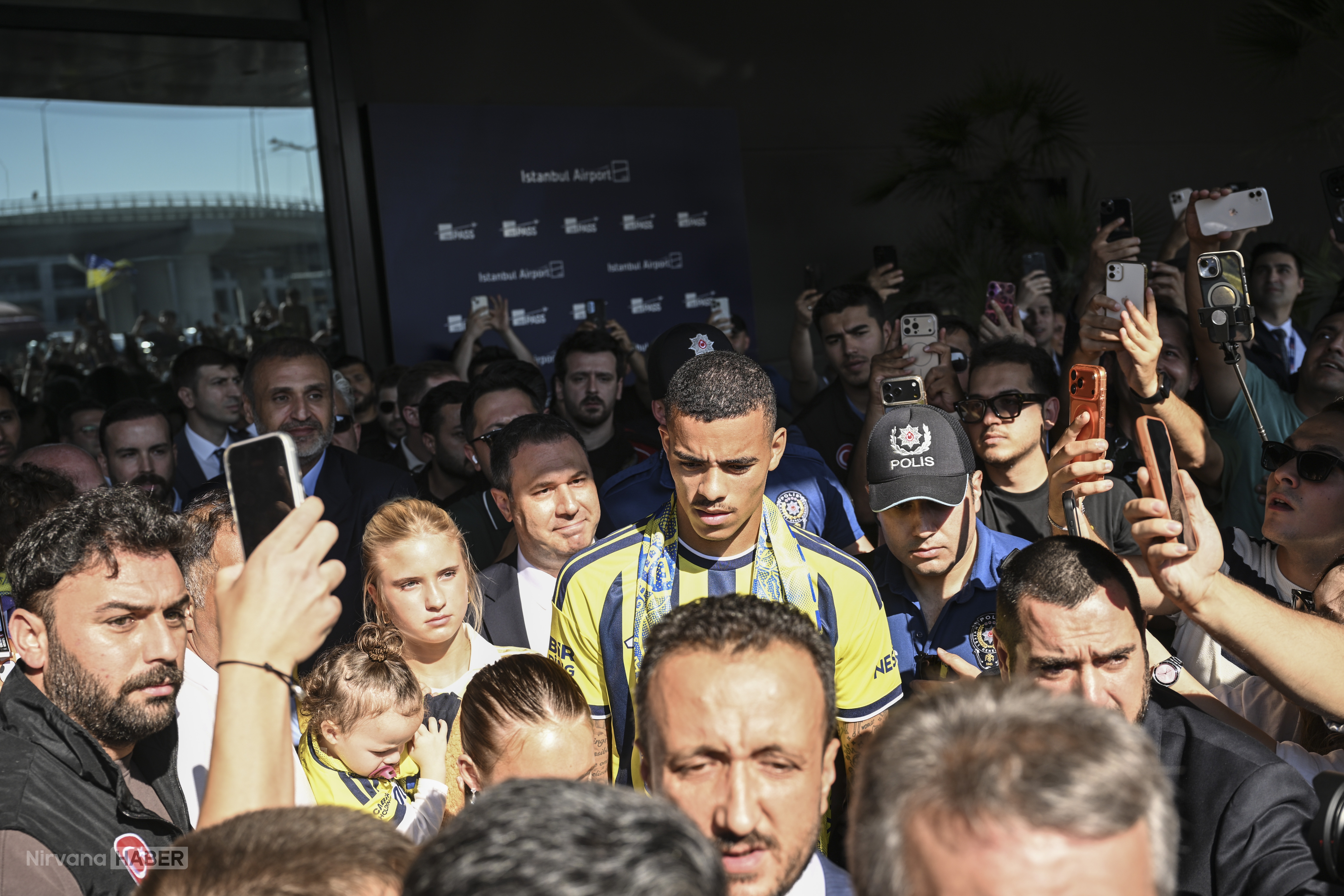 AA-20260716-41995283-41995282-FENERBAHCENIN_YENI_TRANSFERI_MASON_GREENWOOD_ISTANBULA_GELDI.jpg