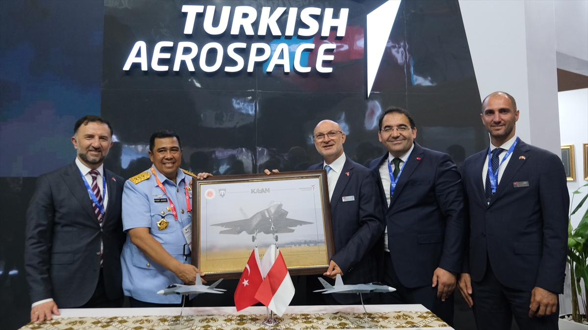 Türkiye'nin Muharip Uçağı KAAN Endonezya Semalarında