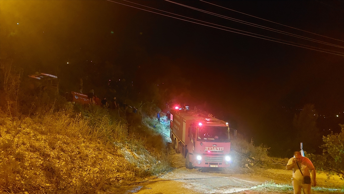 Karabük’te Orman Yangını Söndürme Çabaları Sürüyor