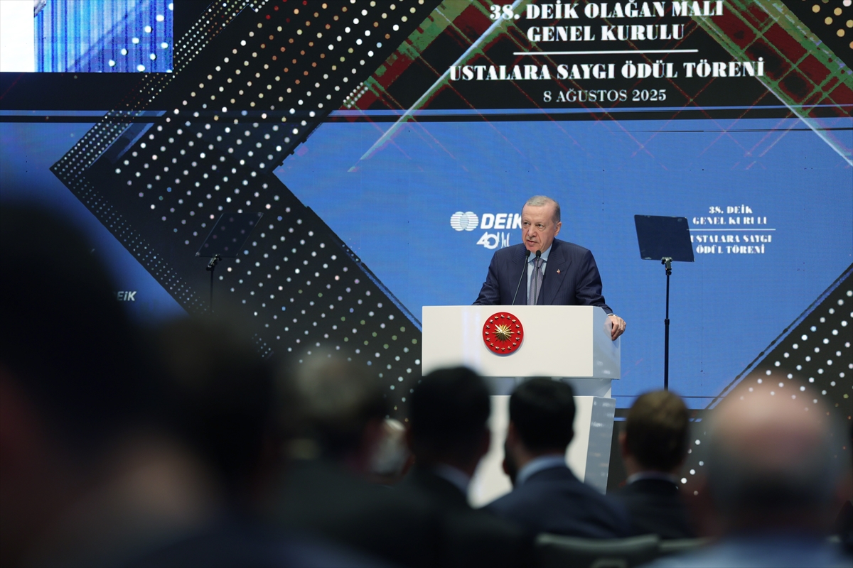 Cumhurbaşkanı Erdoğan DEİK Genel Kurulu'nda Ekonomik Büyüme ve Demokrasi Vurgusu Yaptı