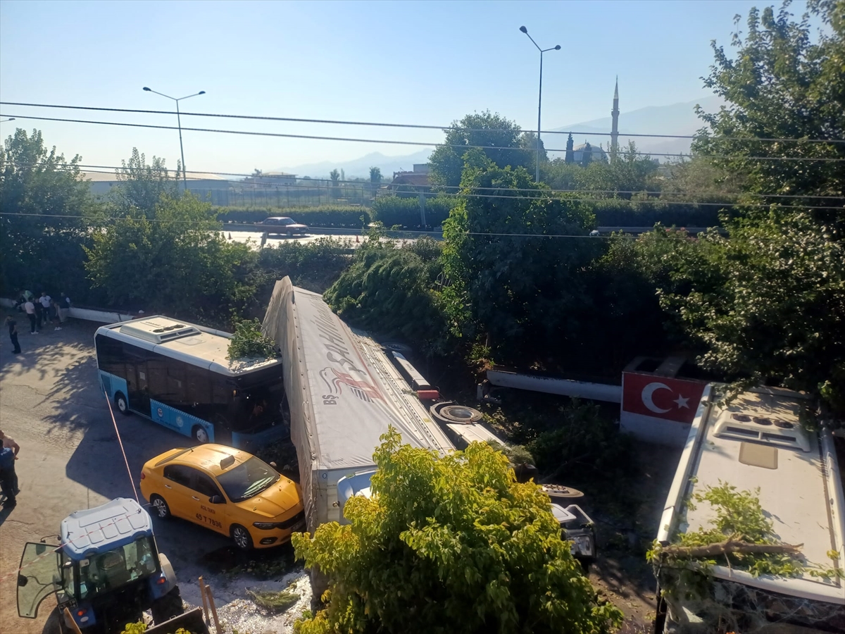 Trafik Kazası Can Aldı: Manisa'da Polis Memuru Hayatını Kaybetti