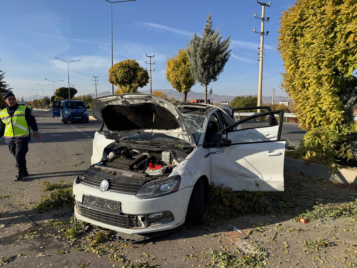 Elazığ'da Kaza Sonucu Yaşamını Yitiren Anne ve Bebeği Bingöl'de Son Yolculuğuna Uğurlandı
