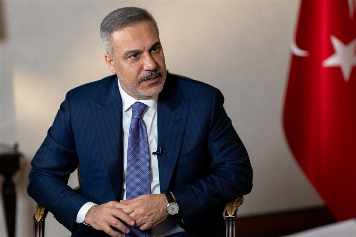 Hakan Fidan, Hollanda ve Brezilya dışişleri bakanlarıyla bölgesel krizi görüştü