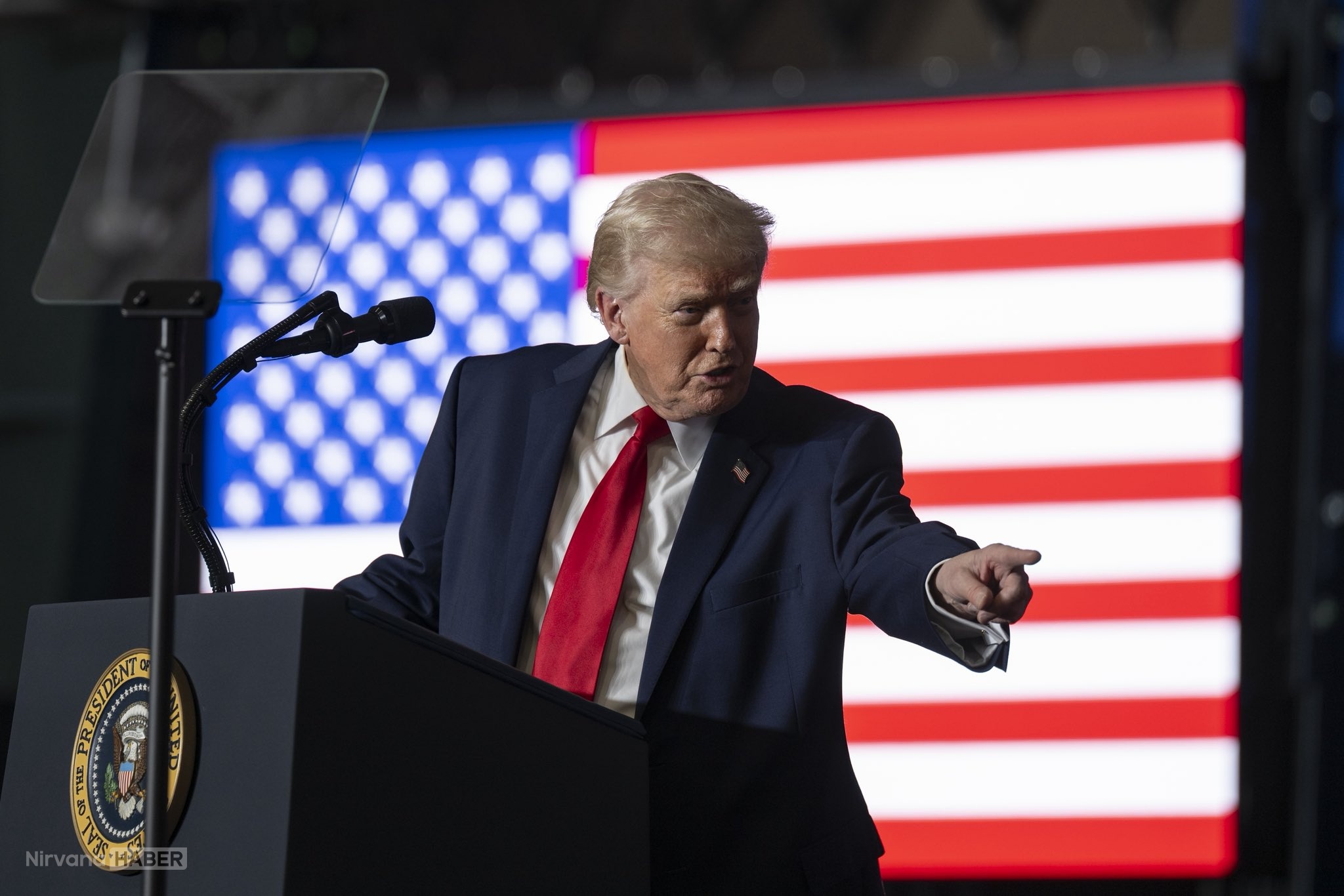 Trump’tan İran açıklaması: Liderleri yeryüzünden siliniyor