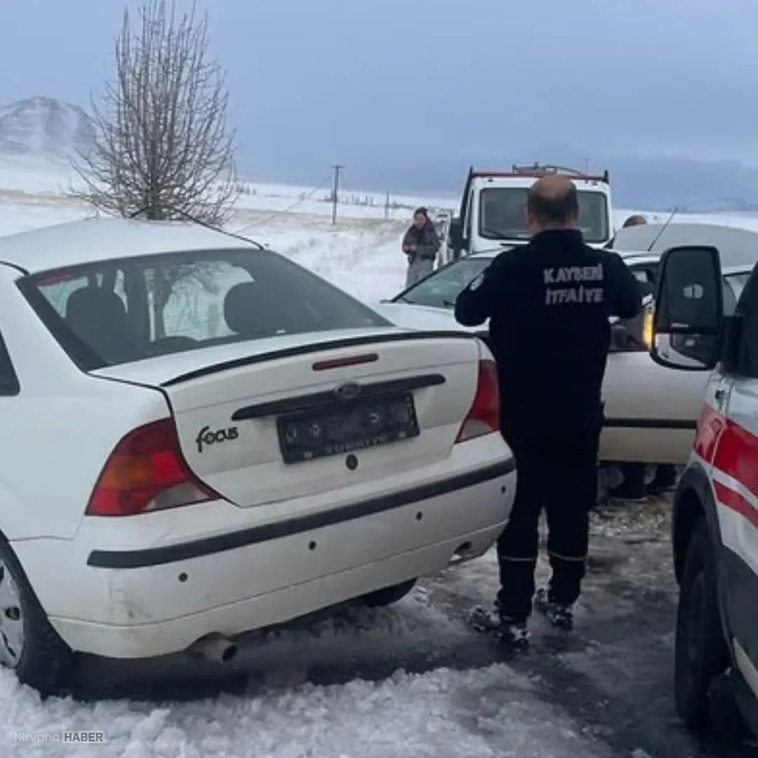 Kayseri’de iki otomobil çarpıştı: 1 kişi hayatını kaybetti