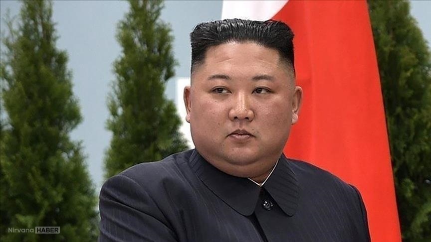 Kuzey Kore lideri Kim Jong-un topçu tatbikatını denetledi