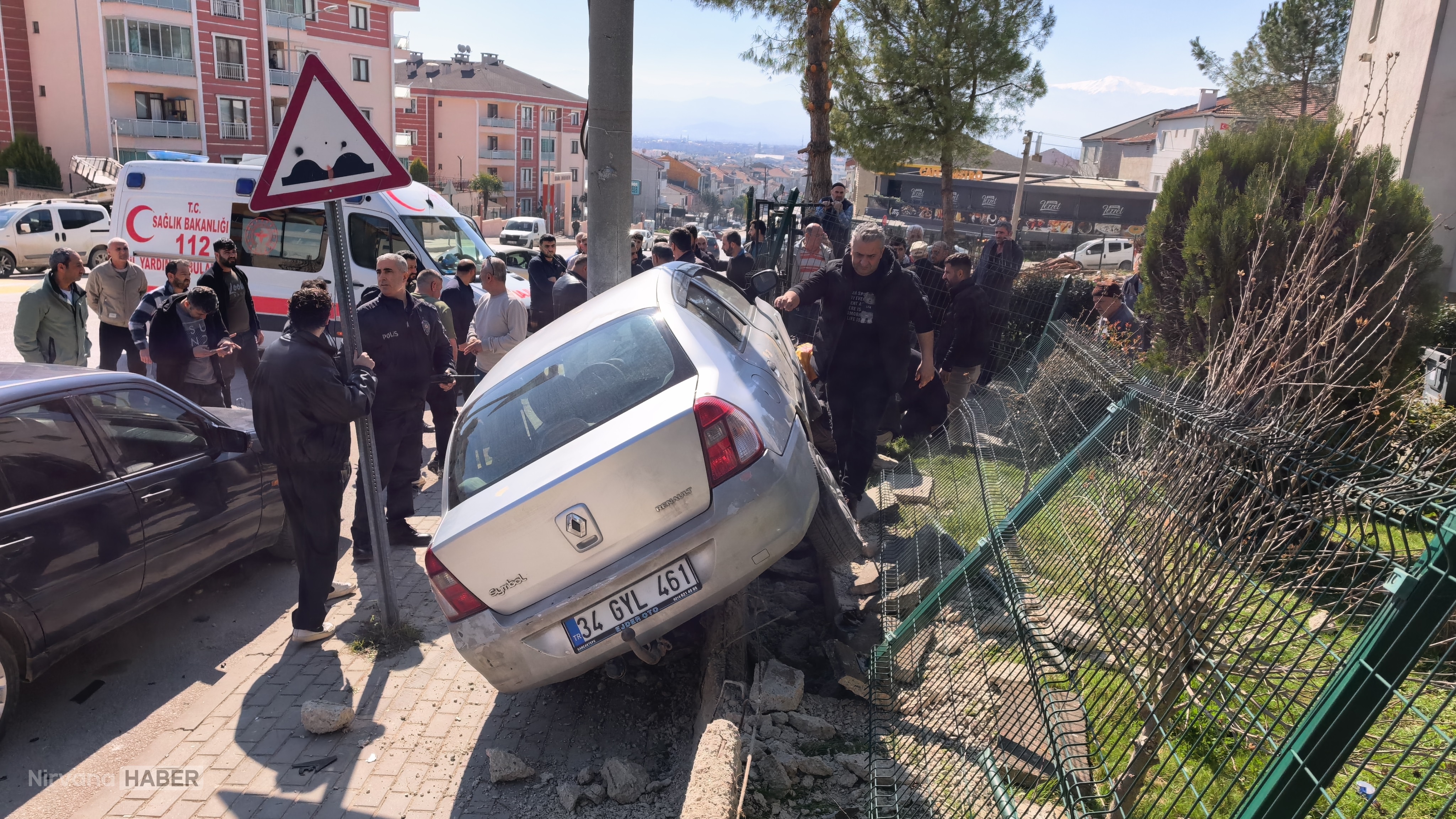 El freni çekilmeyen otomobil 11 yaşındaki çocuğun hayatına mal oldu