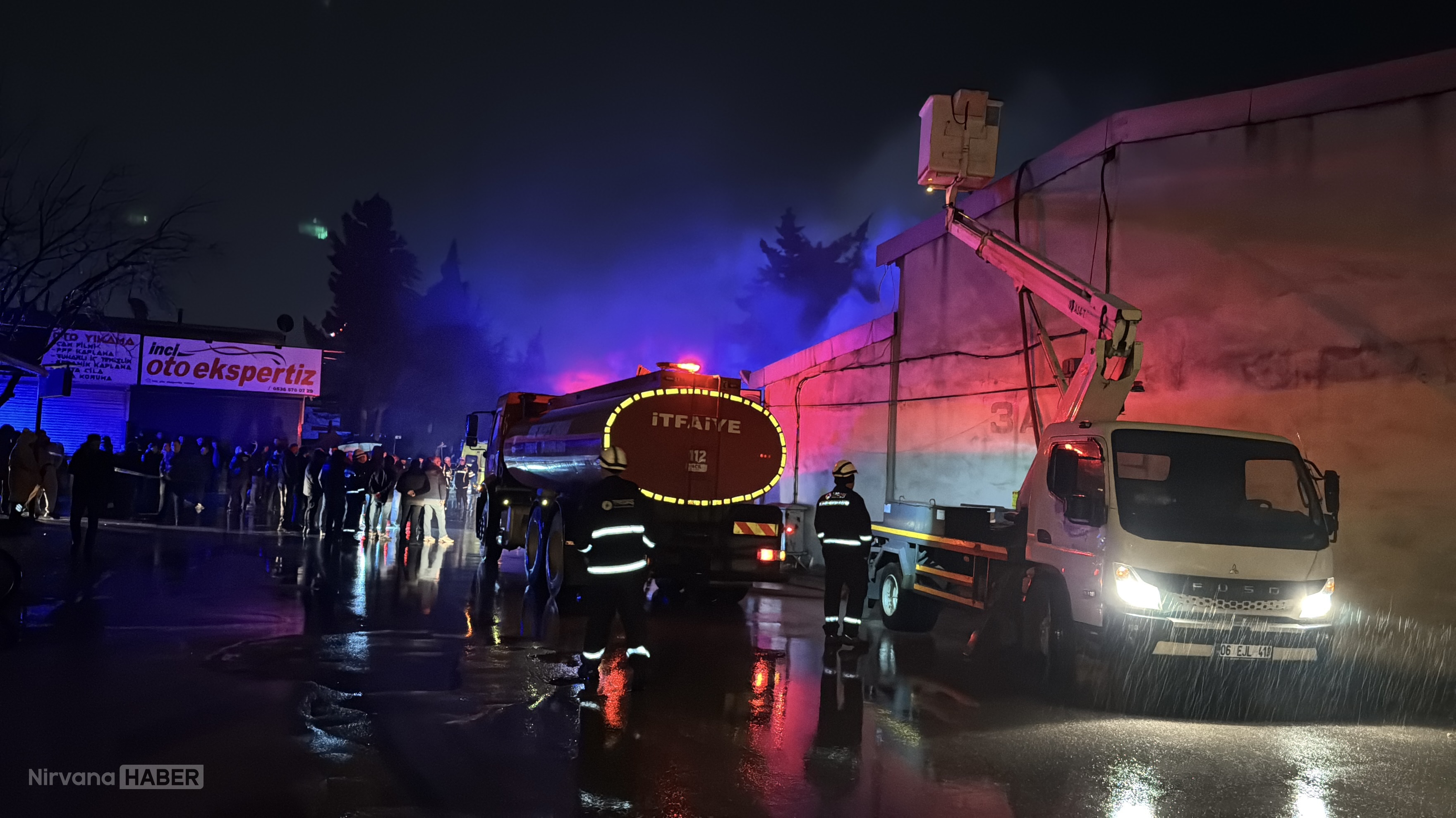 Edirne’de sanayi sitesinde yangın: 2 iş yeri zarar gördü