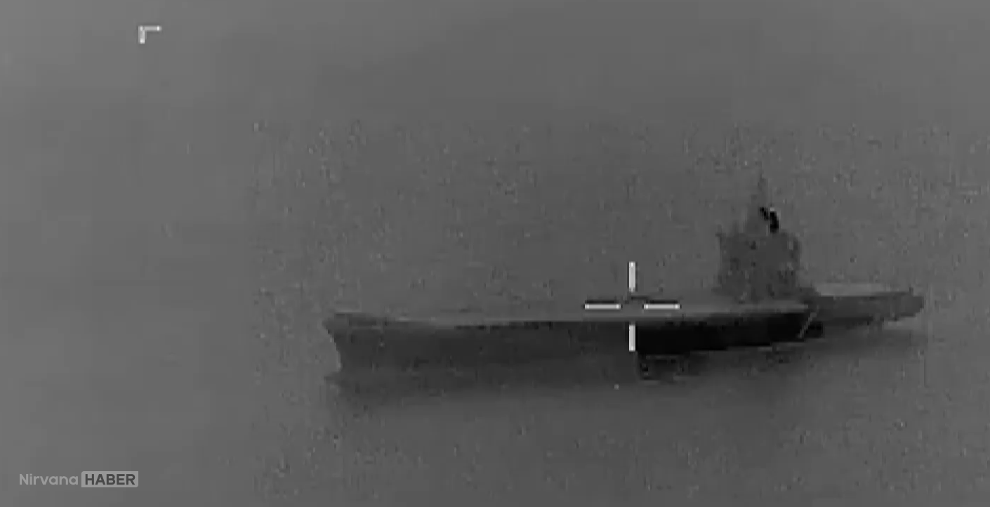 CENTCOM İran’a ait İHA gemisinin vurulma anını paylaştı