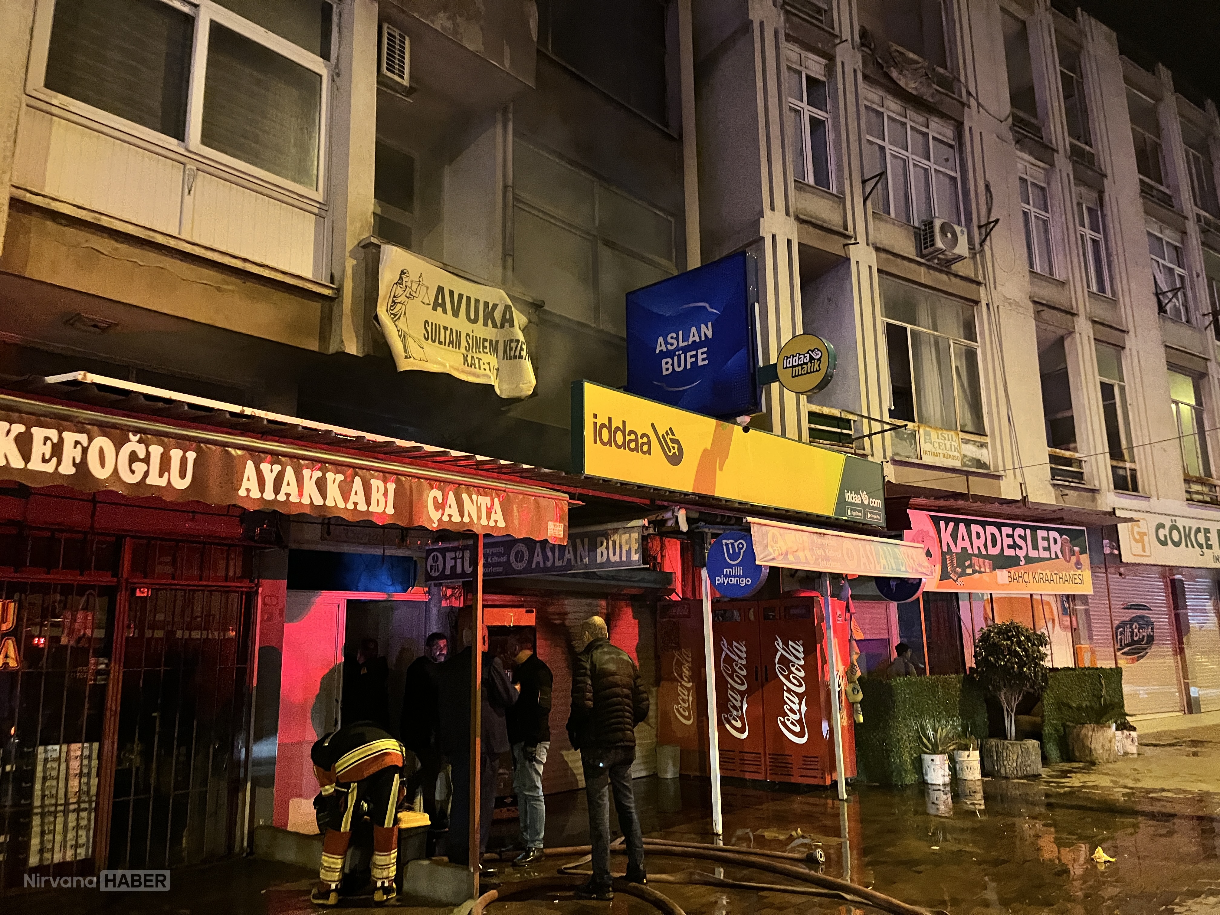Mersin'de bir büfede çıkan yangın itfaiye ekiplerince söndürüldü