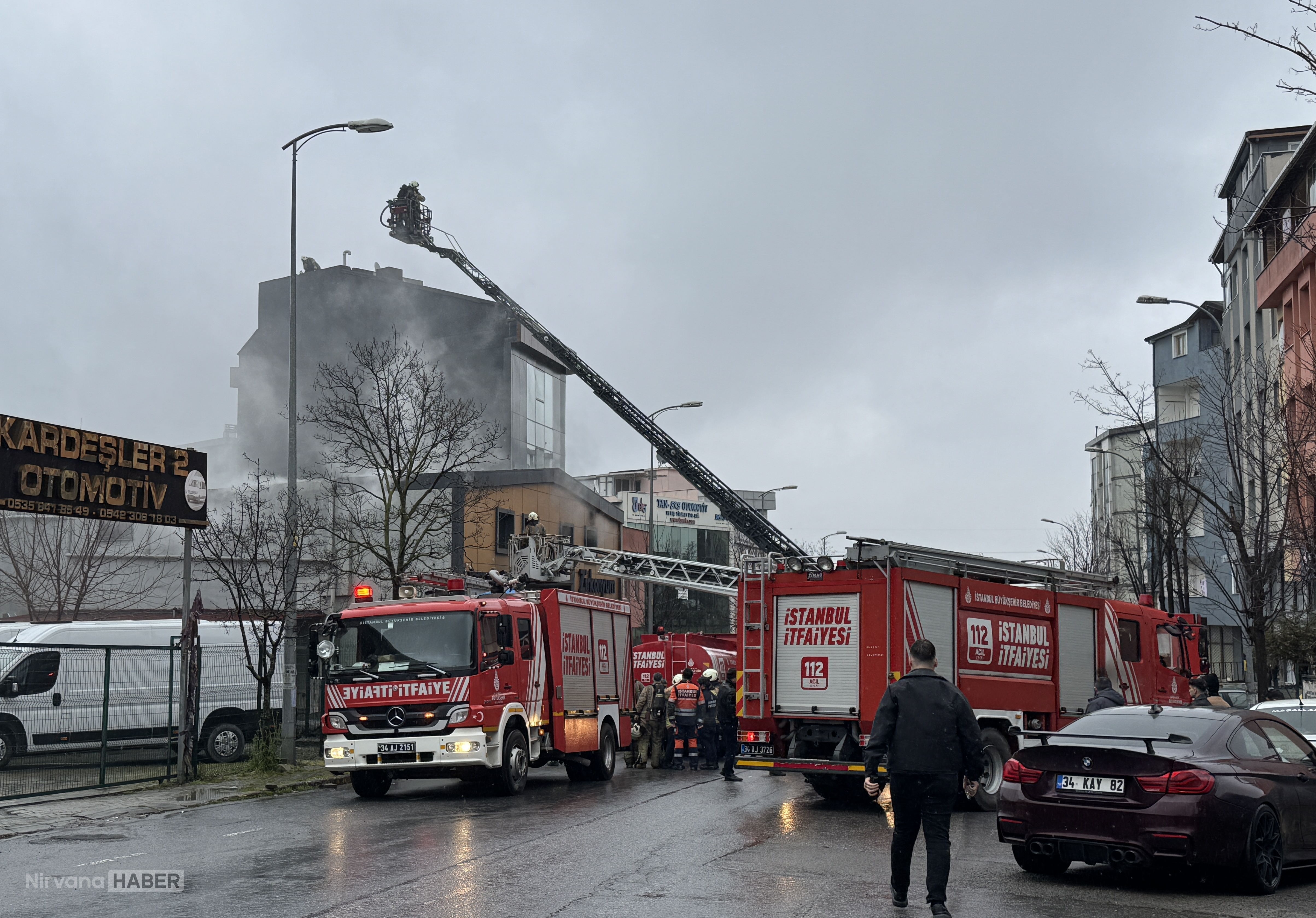 Ataşehir'de iş yerinde çıkan yangın itfaiye ekipleri tarafından söndürüldü