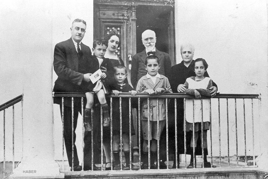 Miçotakis Çocukluğu - Nirvanahaber.com.jpg