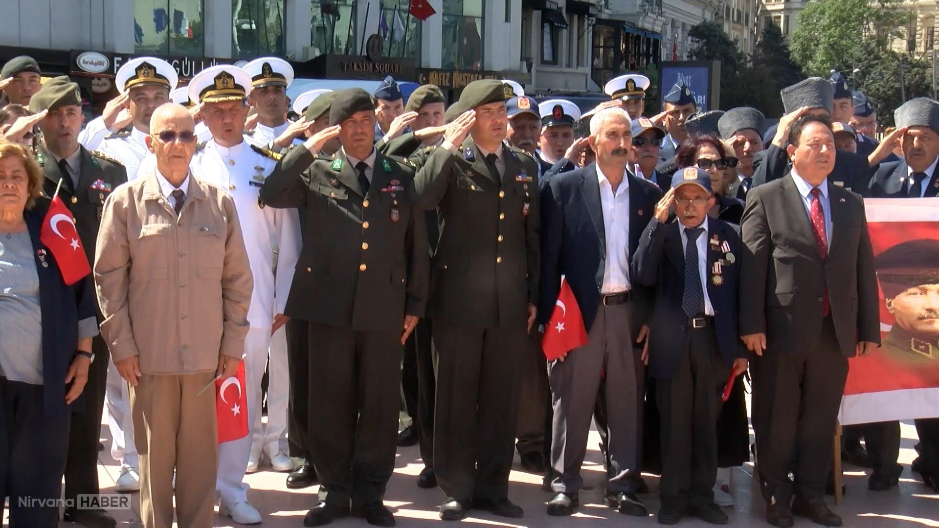 TAKSIM’DE-20-TEMMUZ-BARIS-VE-OZGURLUK-BA_1420096_422060-cropped.jpg