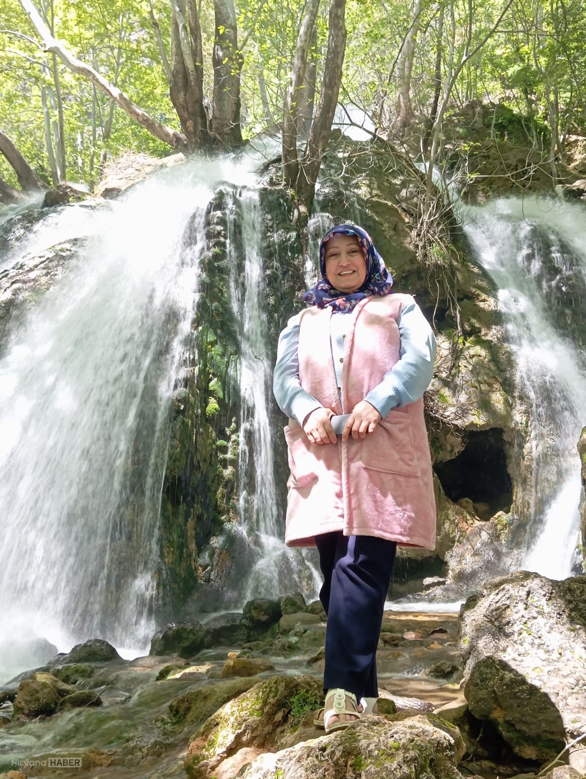 16-YASINDAKI-KIZ-UYUYAN-ANNESINI-BICAKL_1388490_412356.jpg