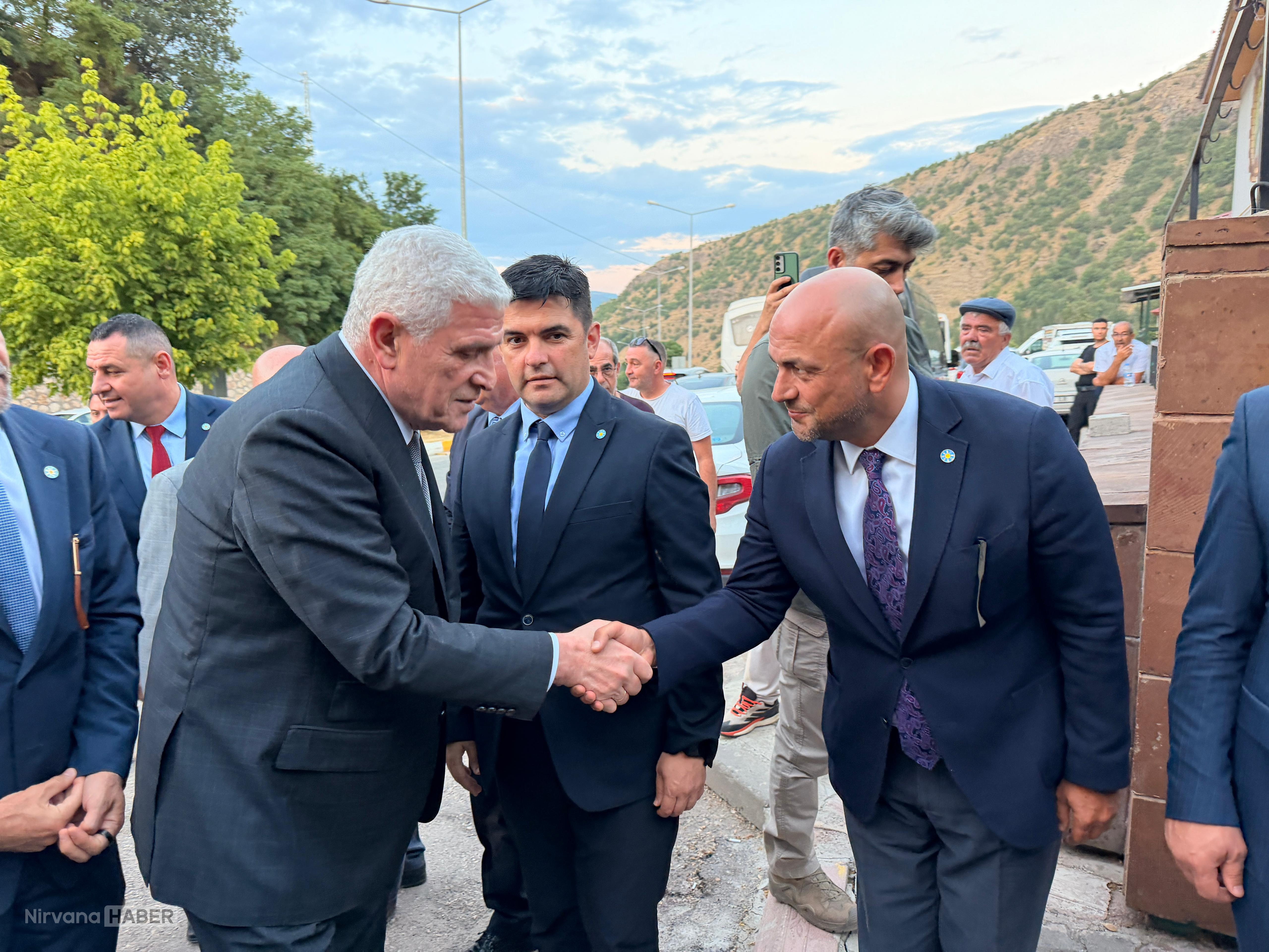 DERVISOGLU-CUMHURIYET-FAZILETTIR-KIMSE_1396692_414826.jpg