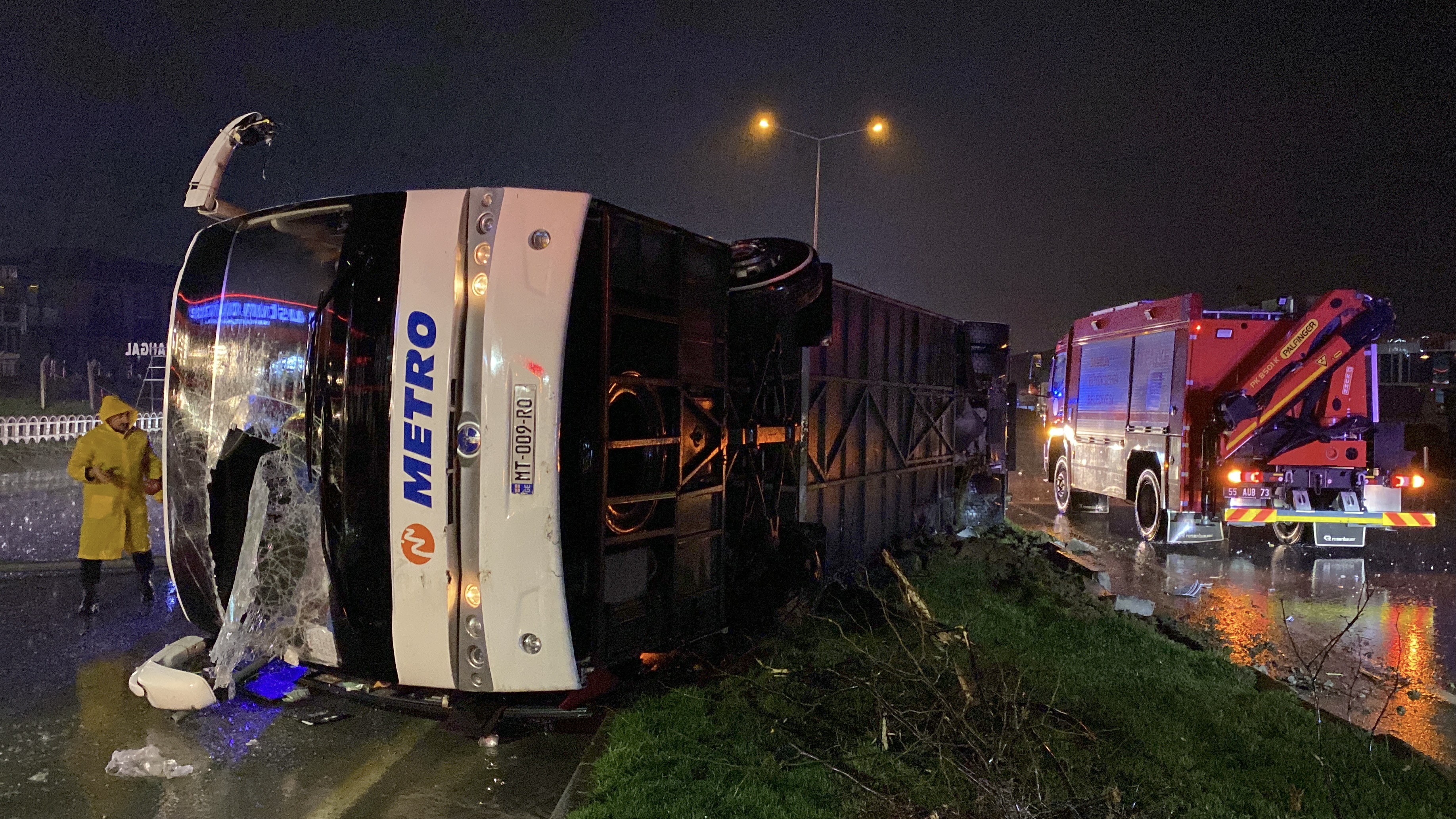 Samsun'da yolcu otobüsü devrildi: 6 Kişi yaralandı