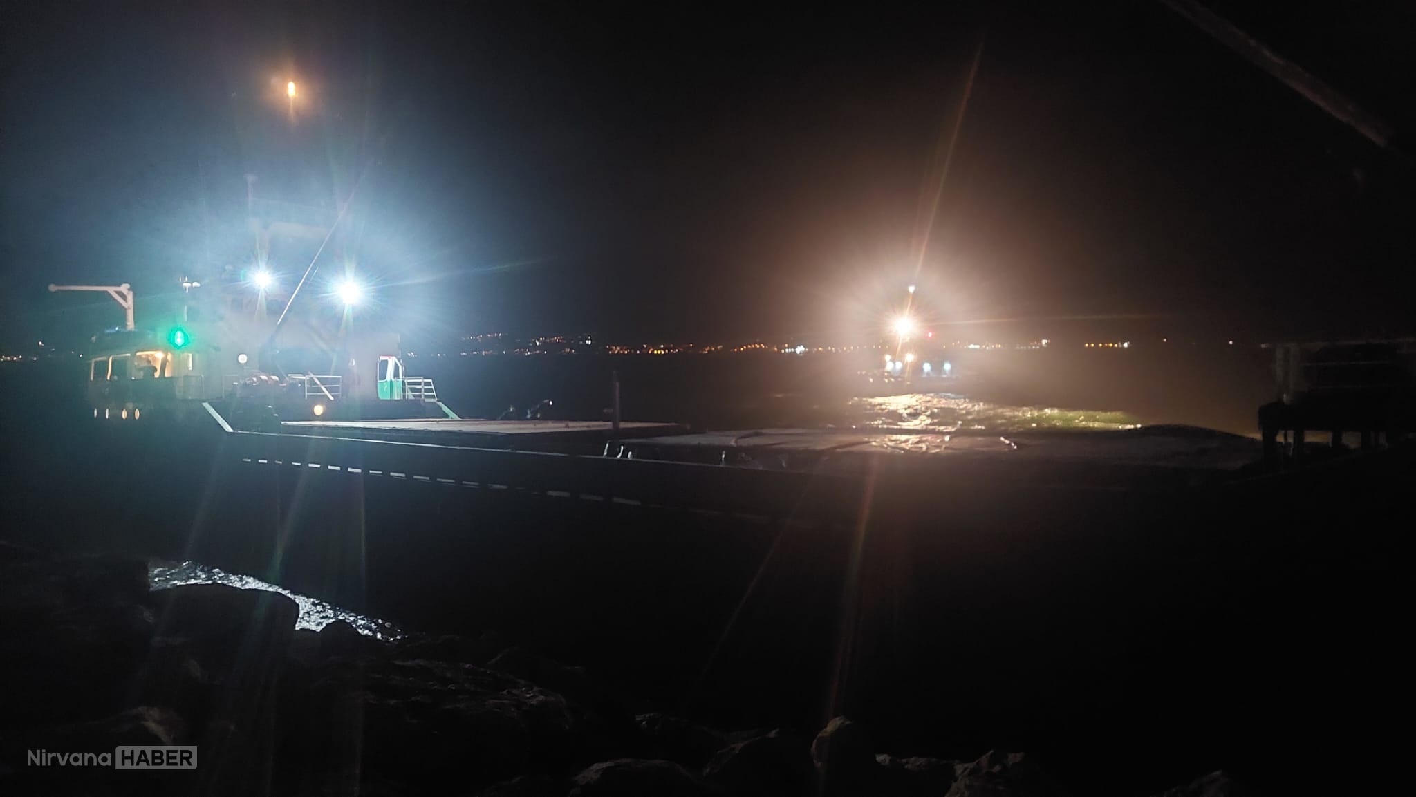 Balıkesir’in Bandırma ilçesinde kuru yük gemisi karaya oturdu