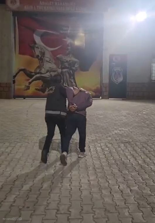Hatay’da konteynerde hırsızlık yaparken yakalanan 2 şüpheli tutuklandı