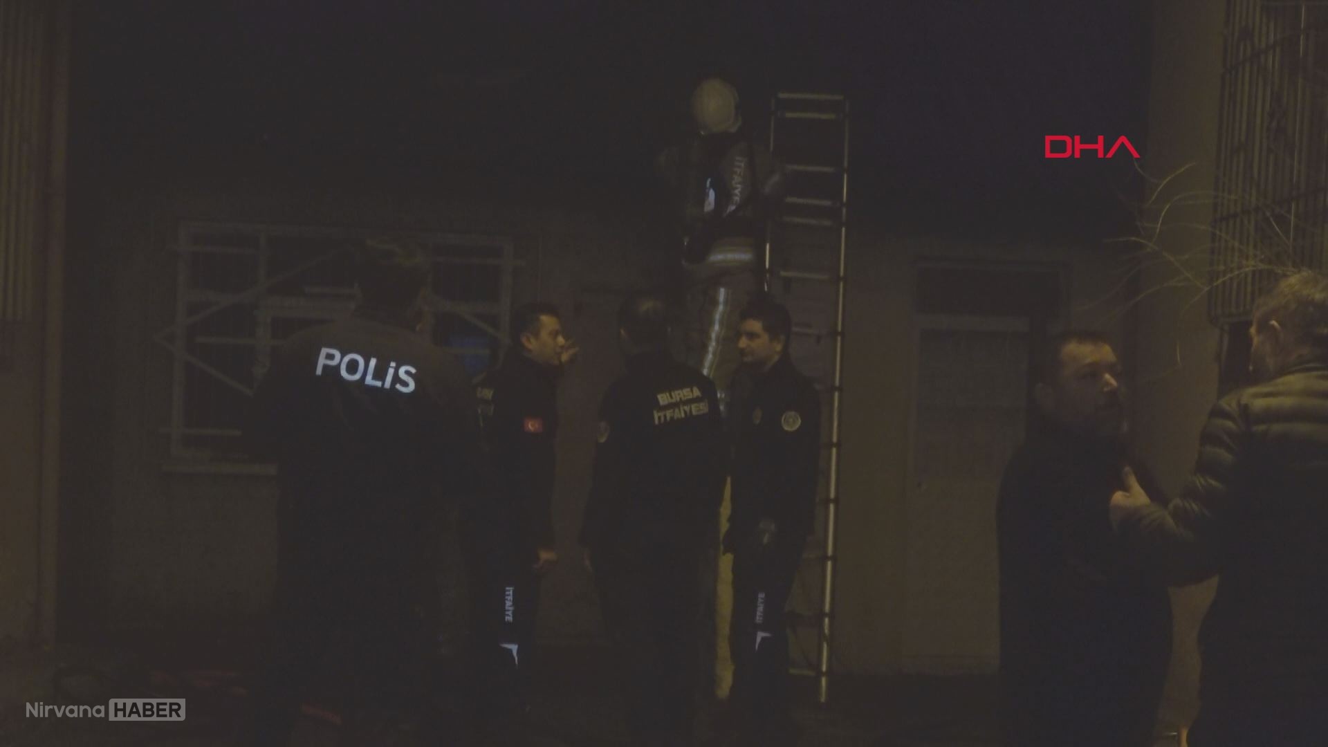 Bursa'da sabaha karşı yangın: Tek katlı evde hasar oluştu