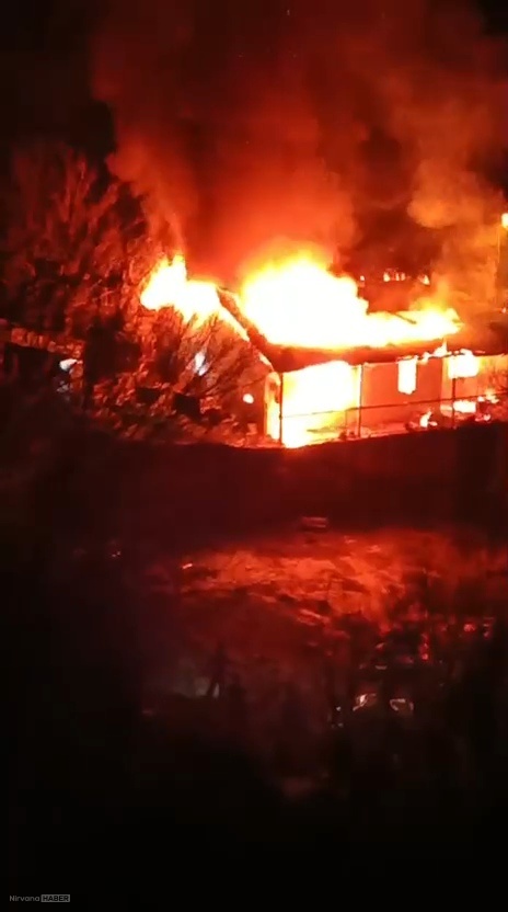 Adana’da gece yarısı ev yangını: Müstakil ev küle döndü