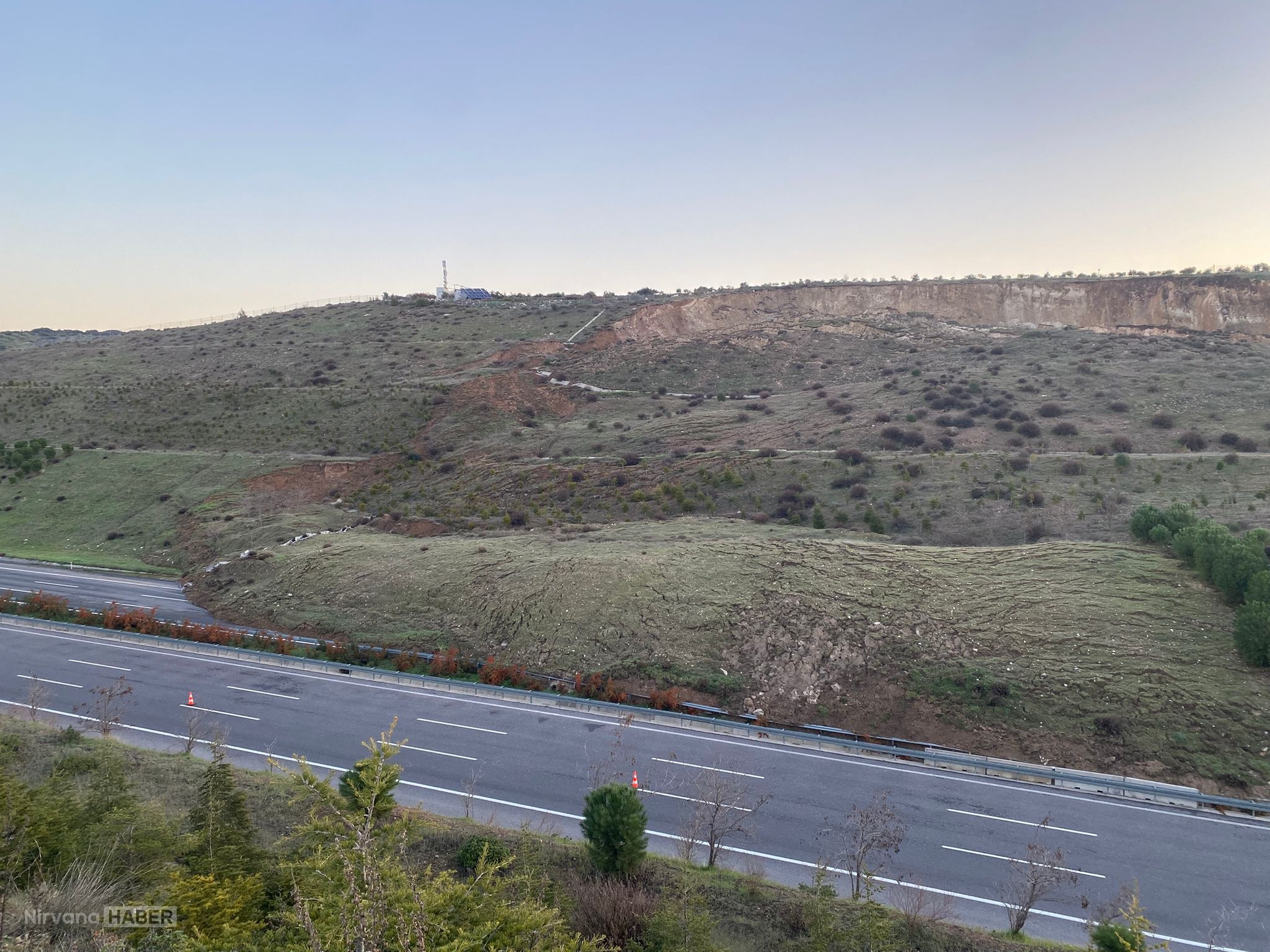 Manisa’daki heyelan sonrası trafik yeniden başladı