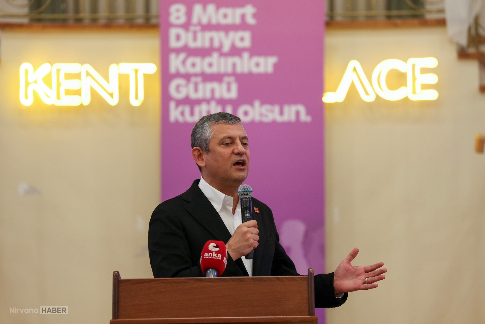 Özgür Özel: "Kadına yönelik şiddetin cezasız kalmasını önleyeceğiz"