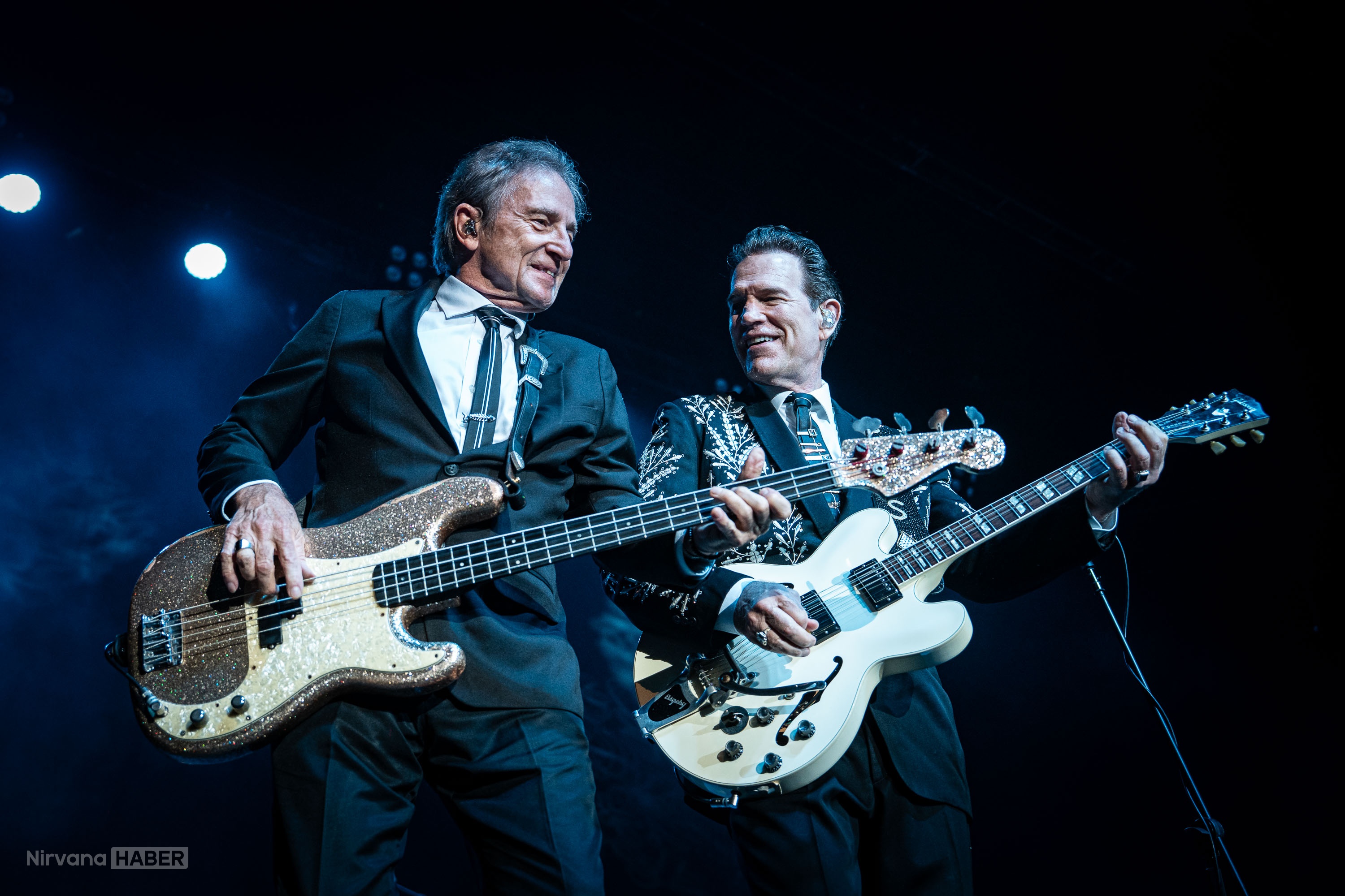 AA-20260621-41740137-41740134-ABDLI_MUZISYEN_CHRIS_ISAAK_TURKIYE_TURNESINI_TAMAMLADI.jpg