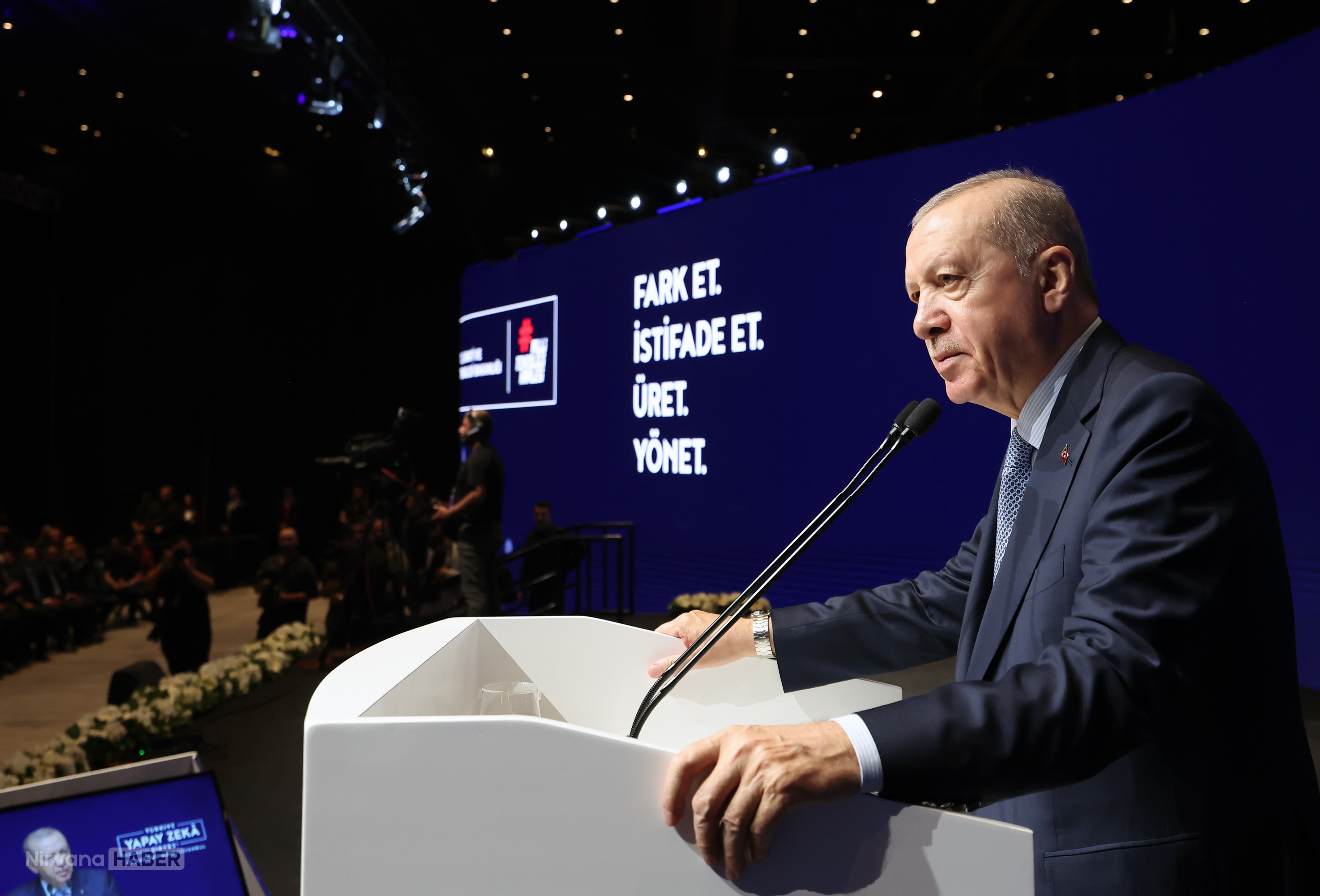 CUMHURBASKANI-ERDOGAN-TURKIYE-YUZYILIN_1361190_404049.jpg