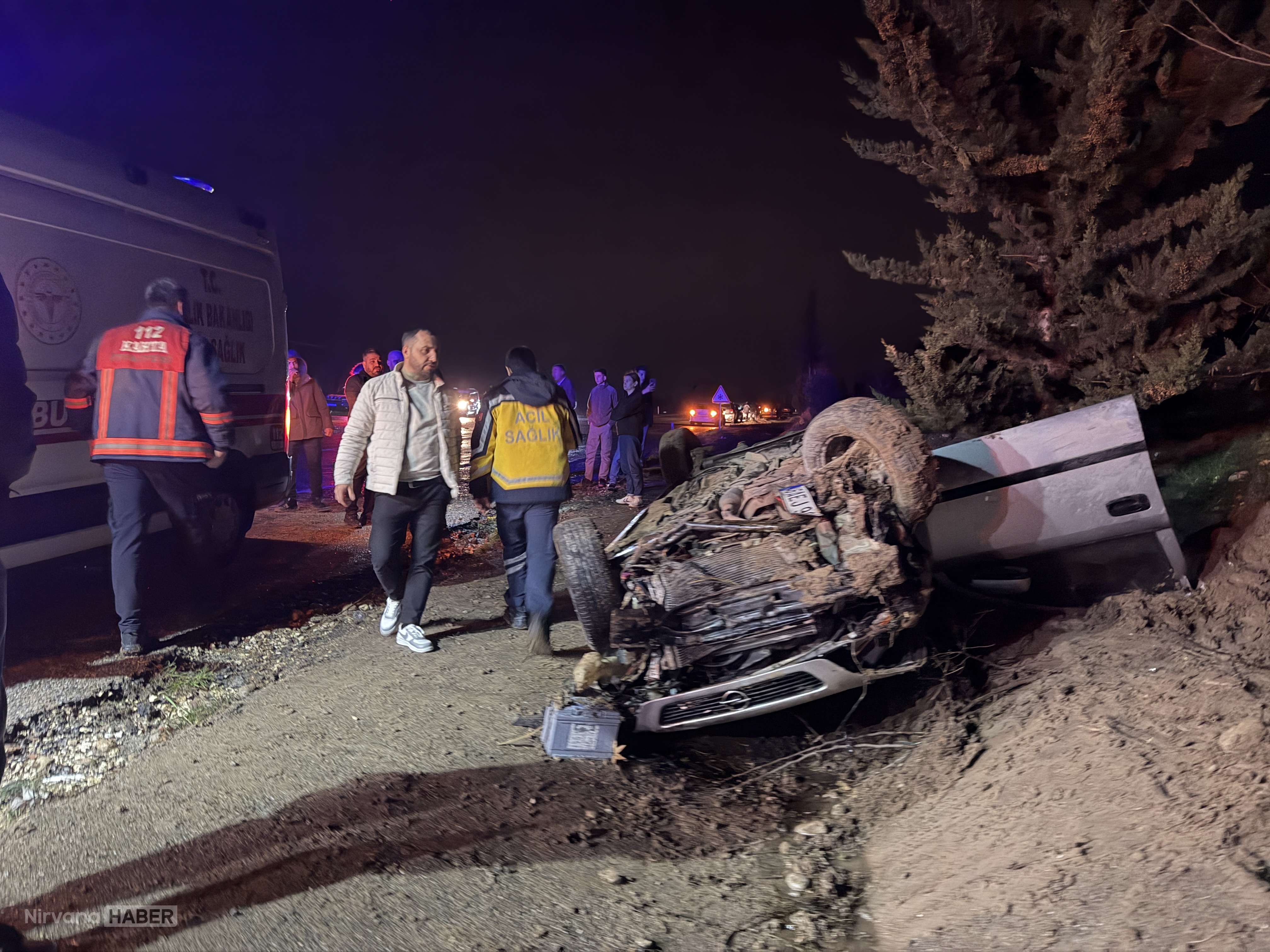 Adıyaman'da kontrolden çıkan otomobil takla attı