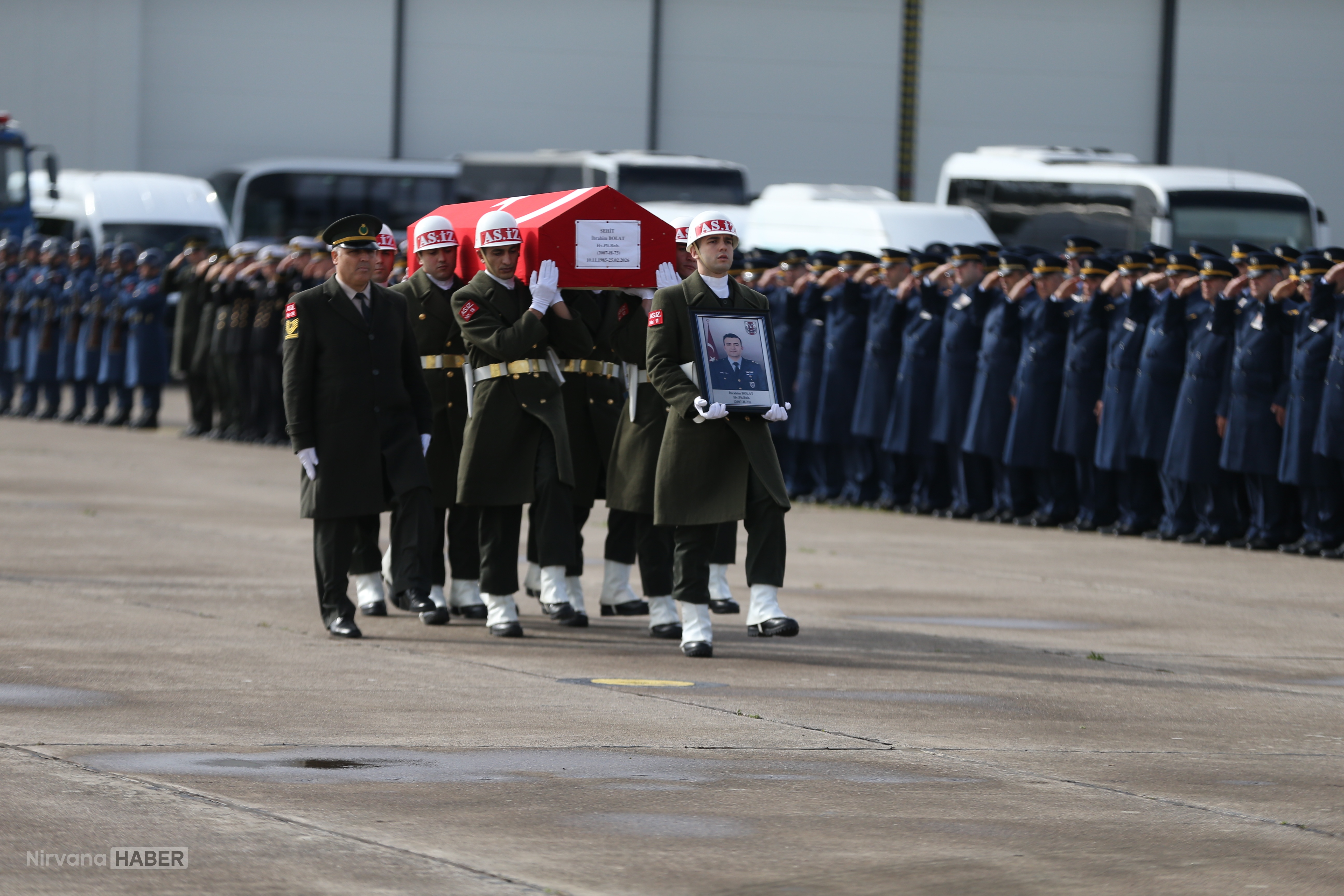 F-16 uçağının kaza kırıma uğraması sonucu şehit olan pilot için tören düzenlendi