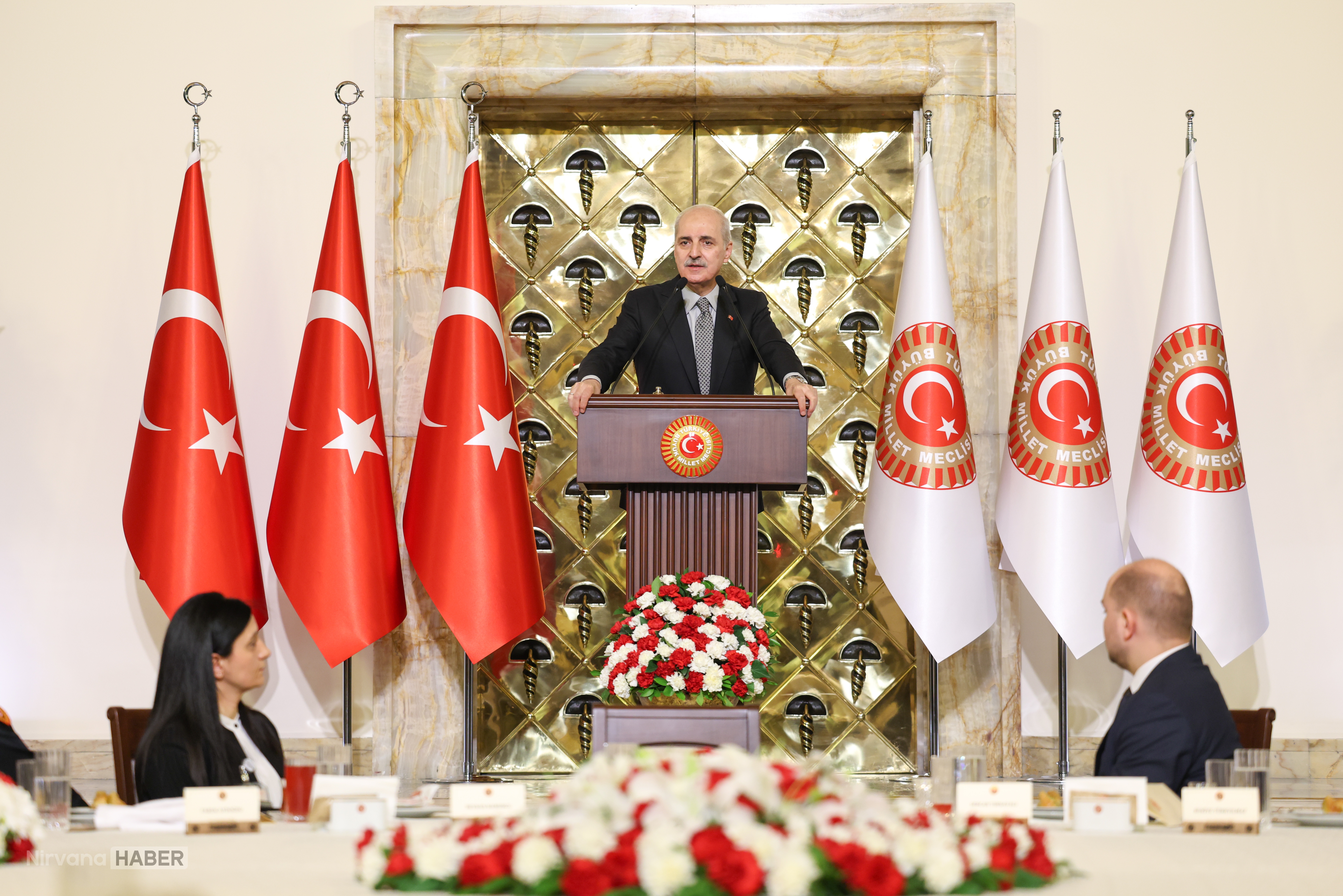 Kurtulmuş’tan birlik ve kardeşlik mesajı: “Türkiye’de terörün ve şiddetin yeri olmasın”