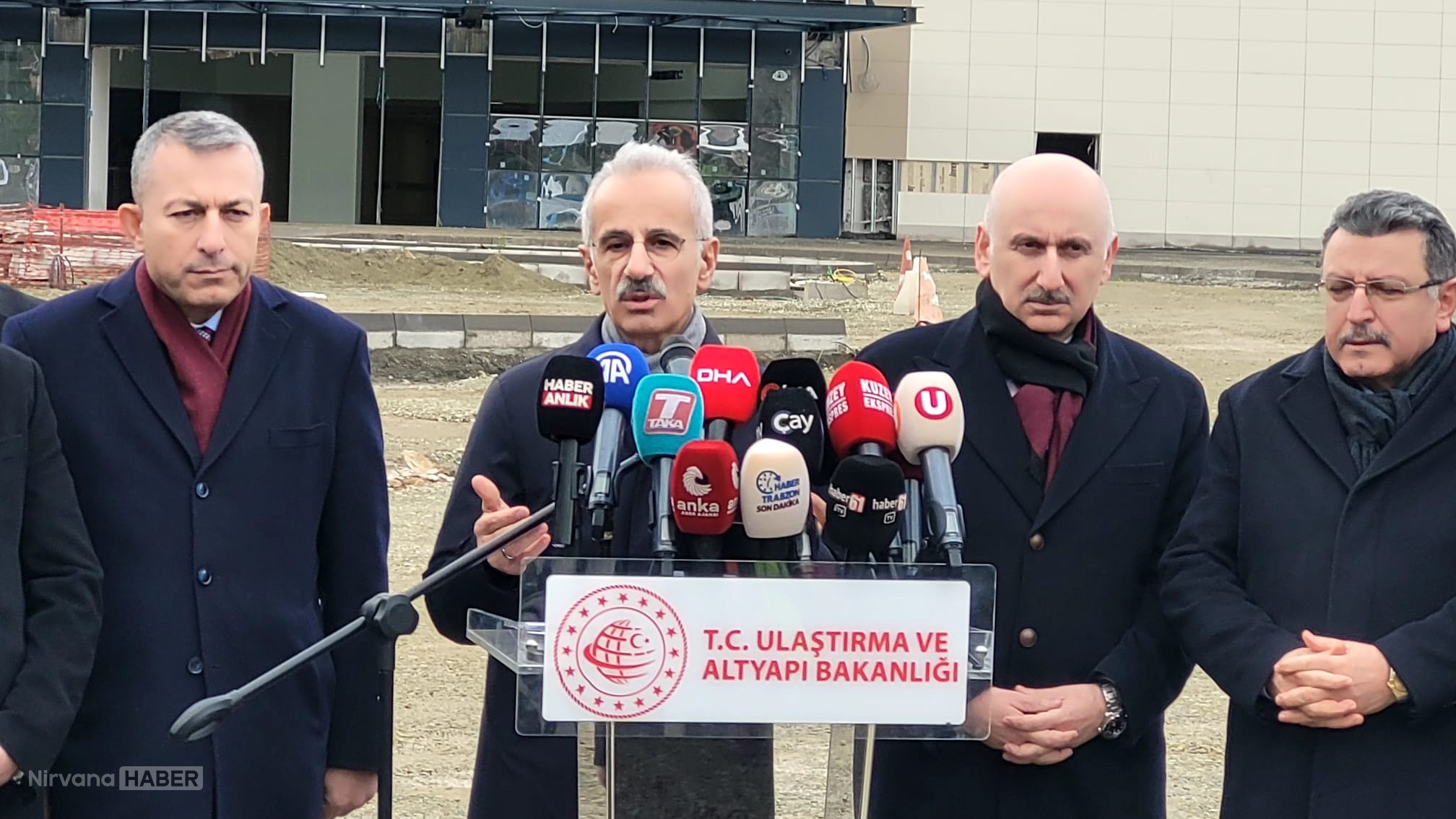 Bakan Uraloğlu: İran, Irak, Suriye, Lübnan ve Ürdün’e olan bütün uçuşlar iptal
