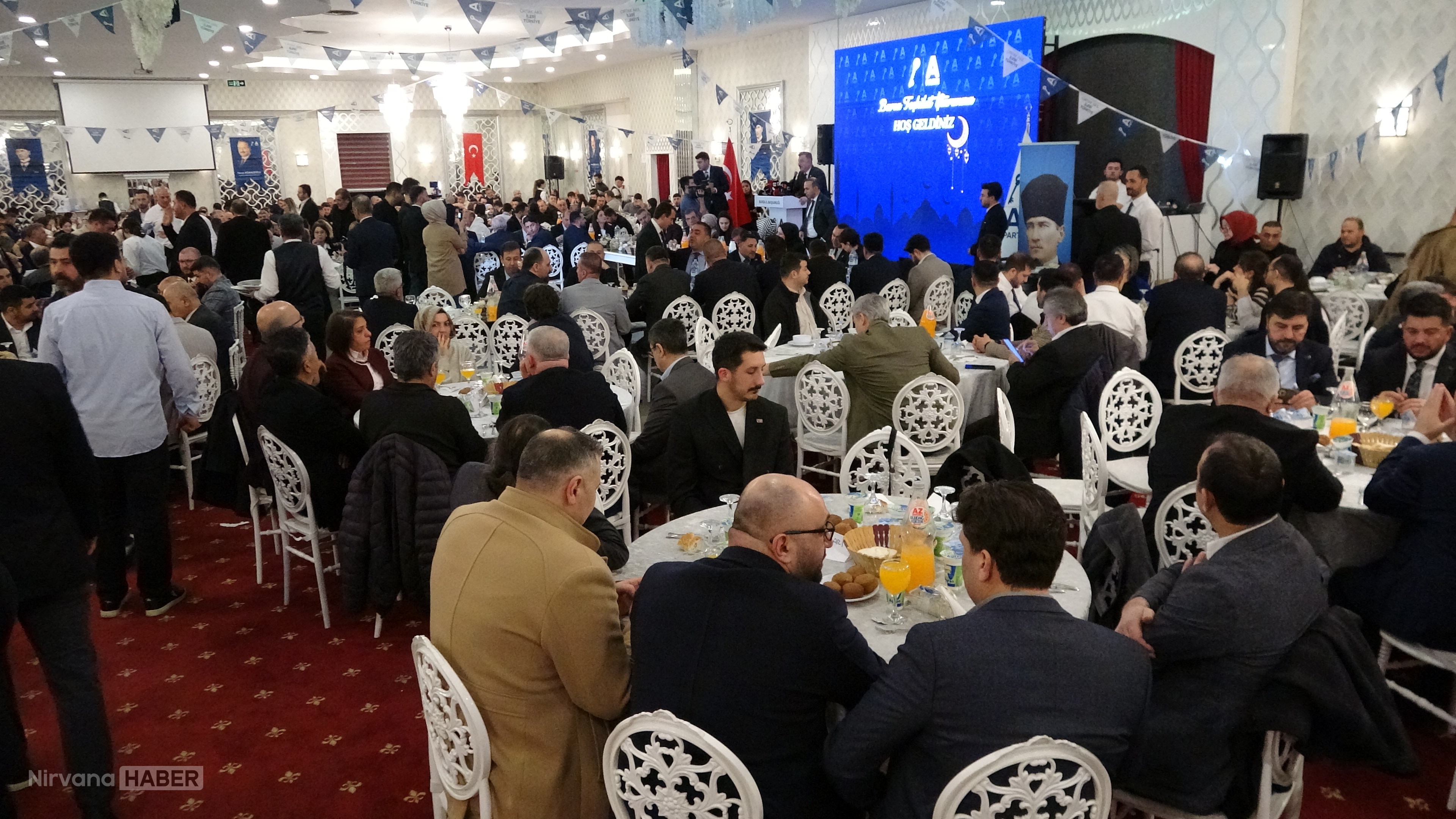 AGIRALIOGLU-MUHALEFET-MEMLEKETI-YONETME_1180322_350608.jpg